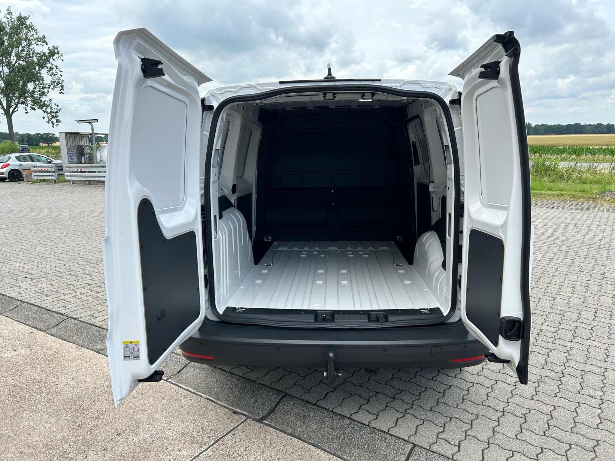 VW Caddy Cargo Maxi (2026) - Photo 17