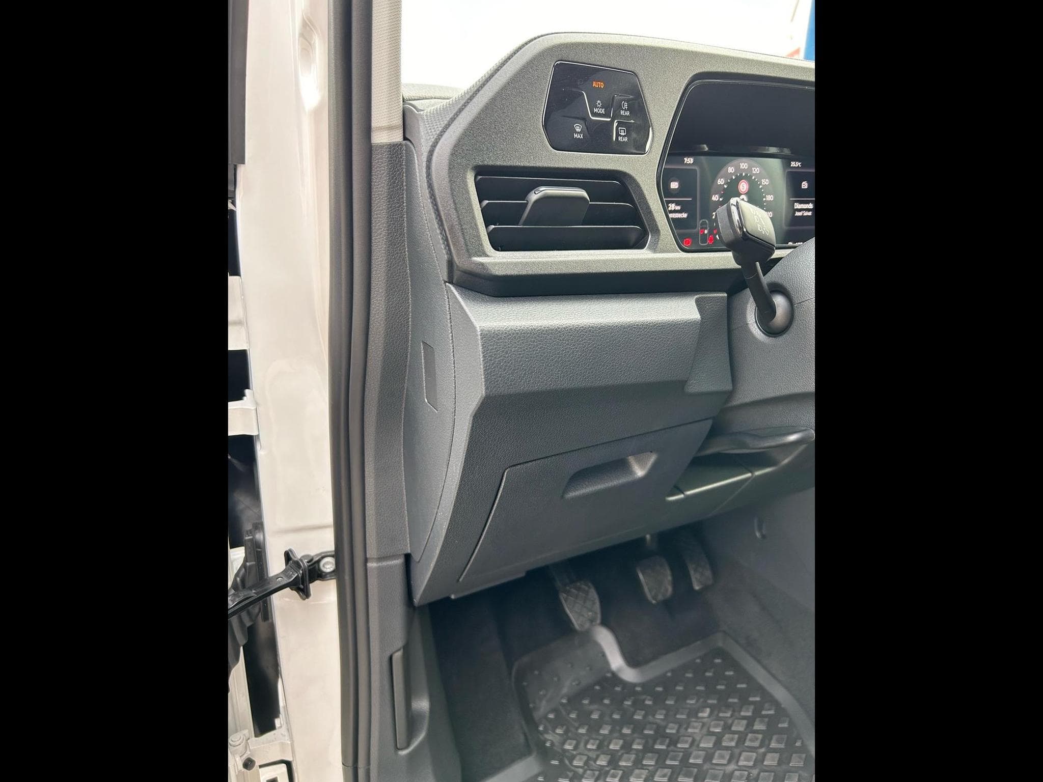 VW Caddy Cargo Maxi (2026) - Photo 4