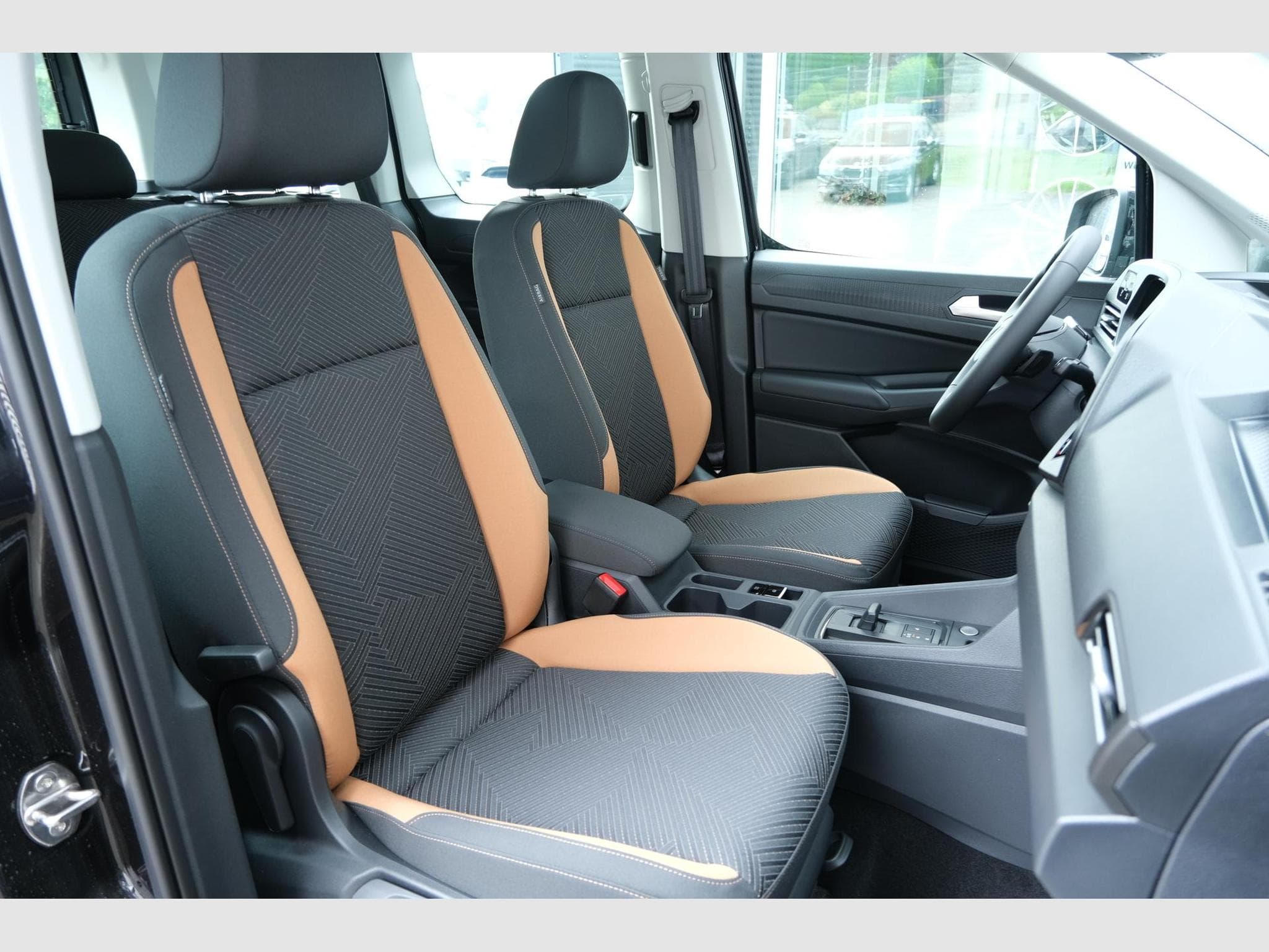 VW Caddy 1.5 TSI DSG (2026) - Photo 22