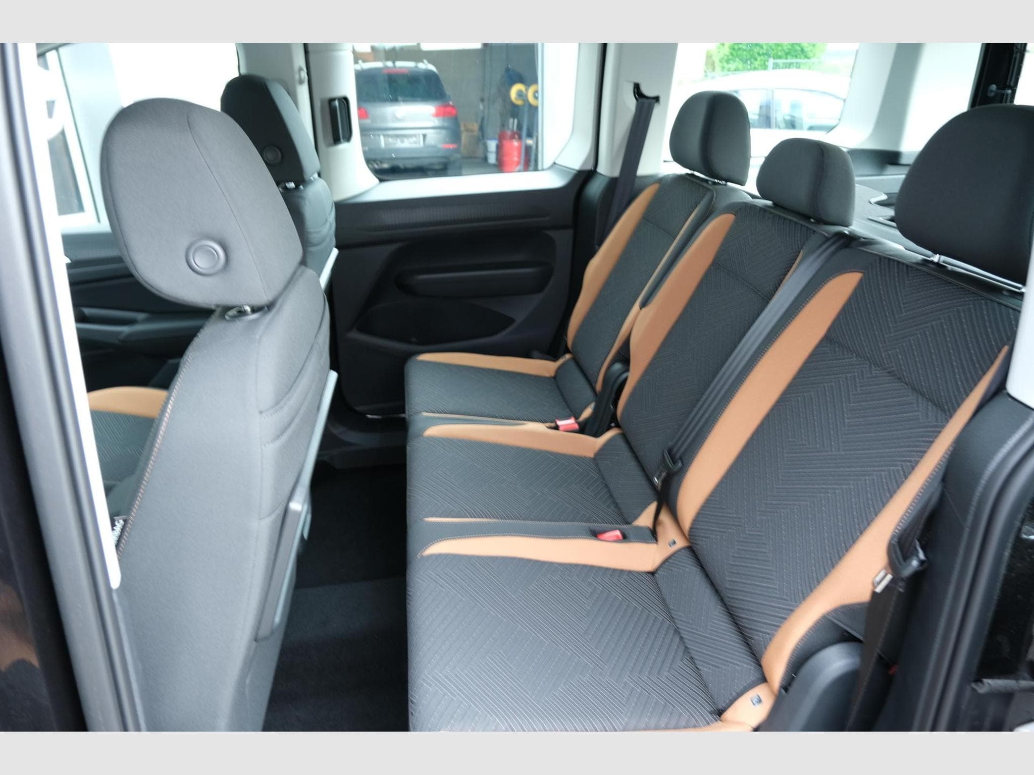 VW Caddy 1.5 TSI DSG (2026) - Photo 9