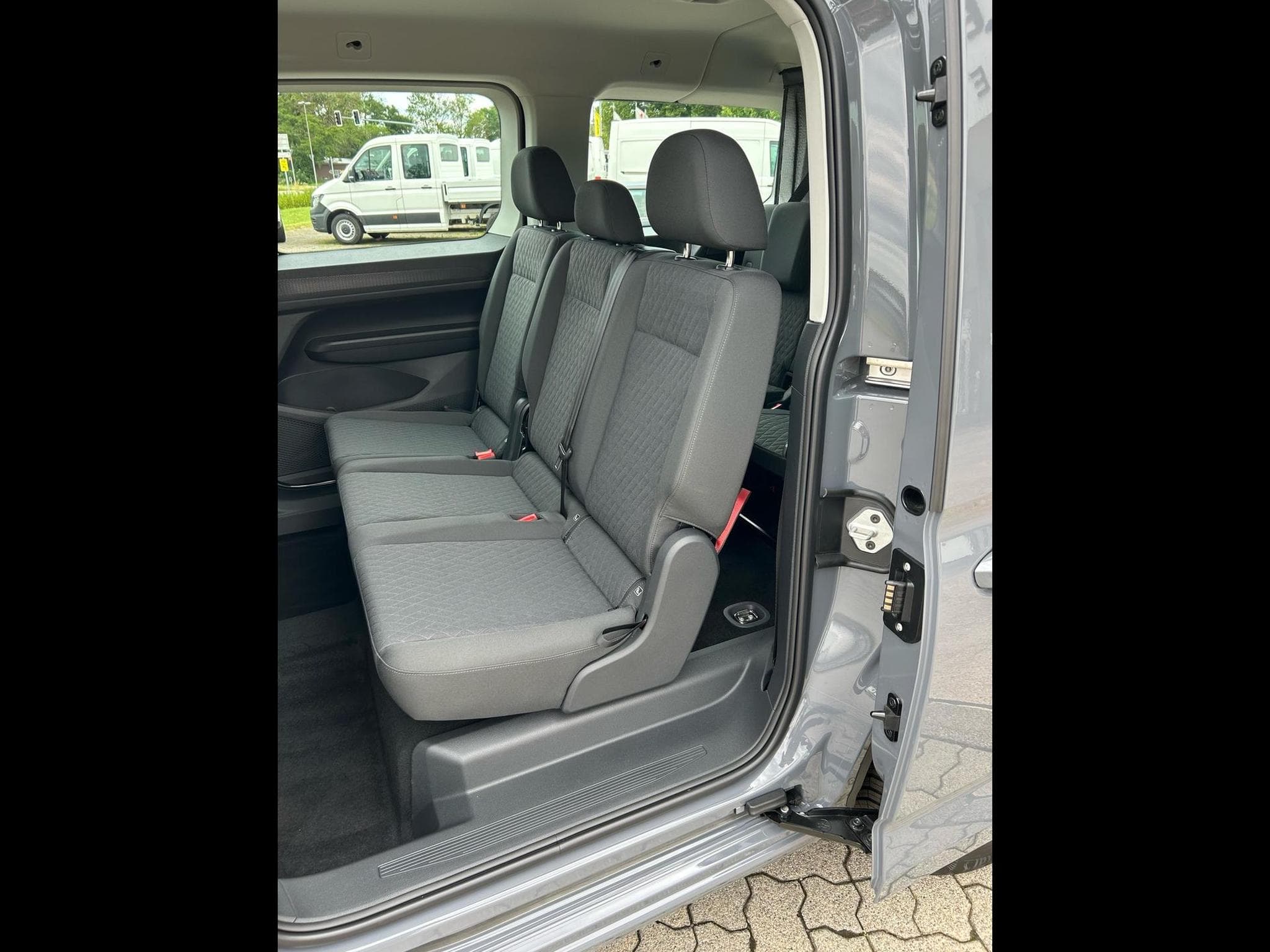 VW Caddy Life Maxi (2026) - Photo 15