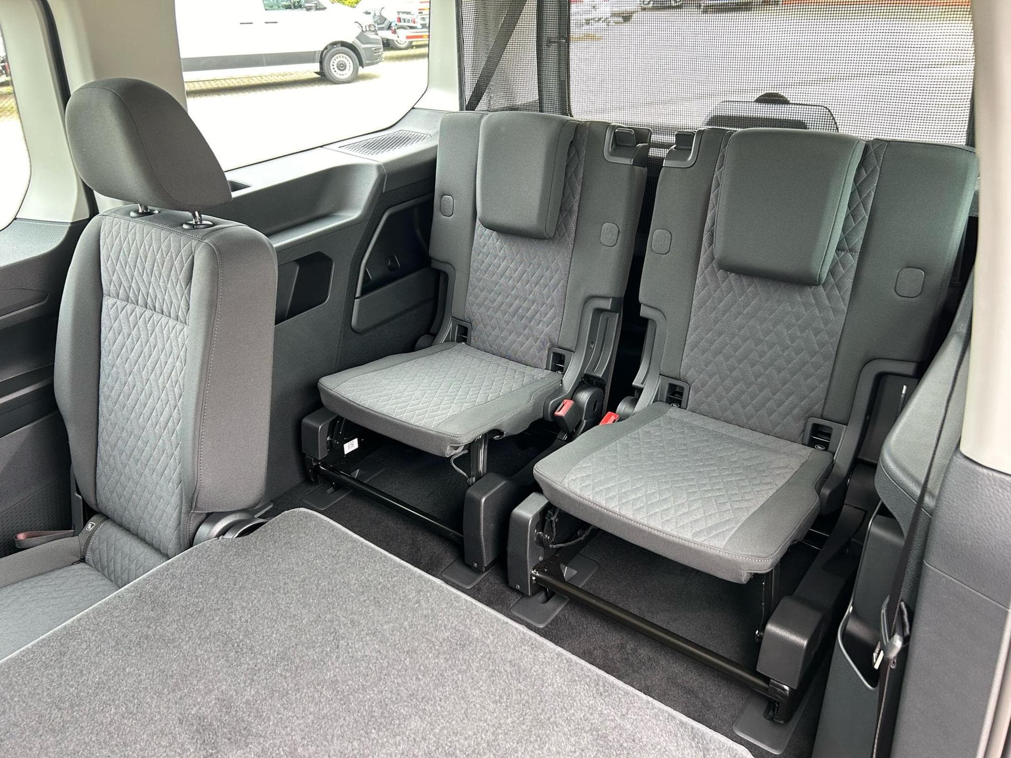 VW Caddy Life Maxi (2026) - Photo 16