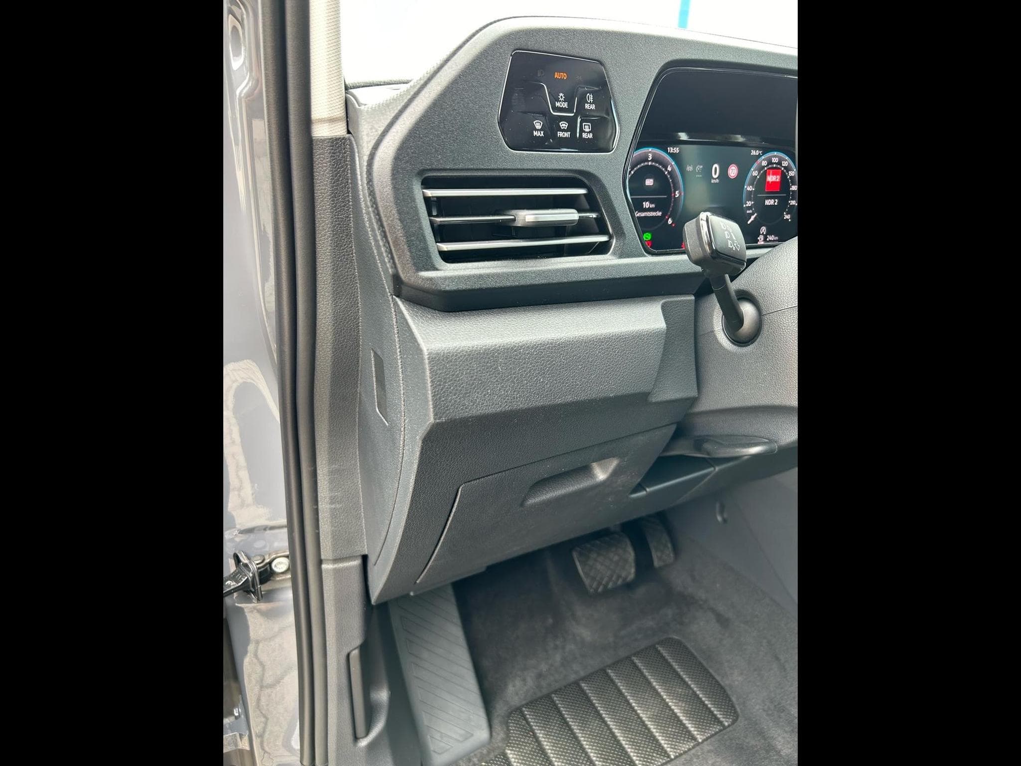 VW Caddy Life Maxi (2026) - Photo 4
