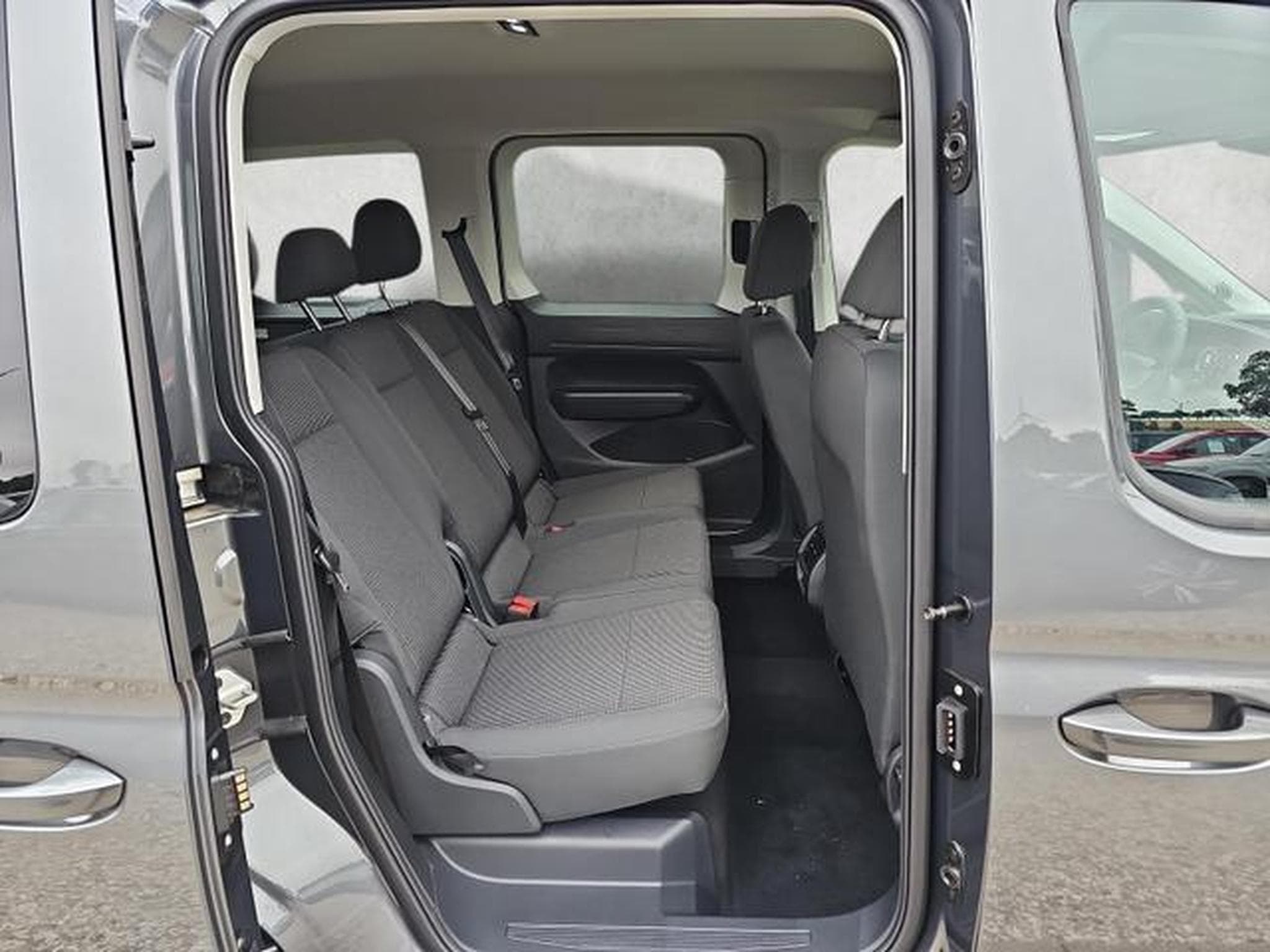 VW Caddy Basis (2026) - Photo 13