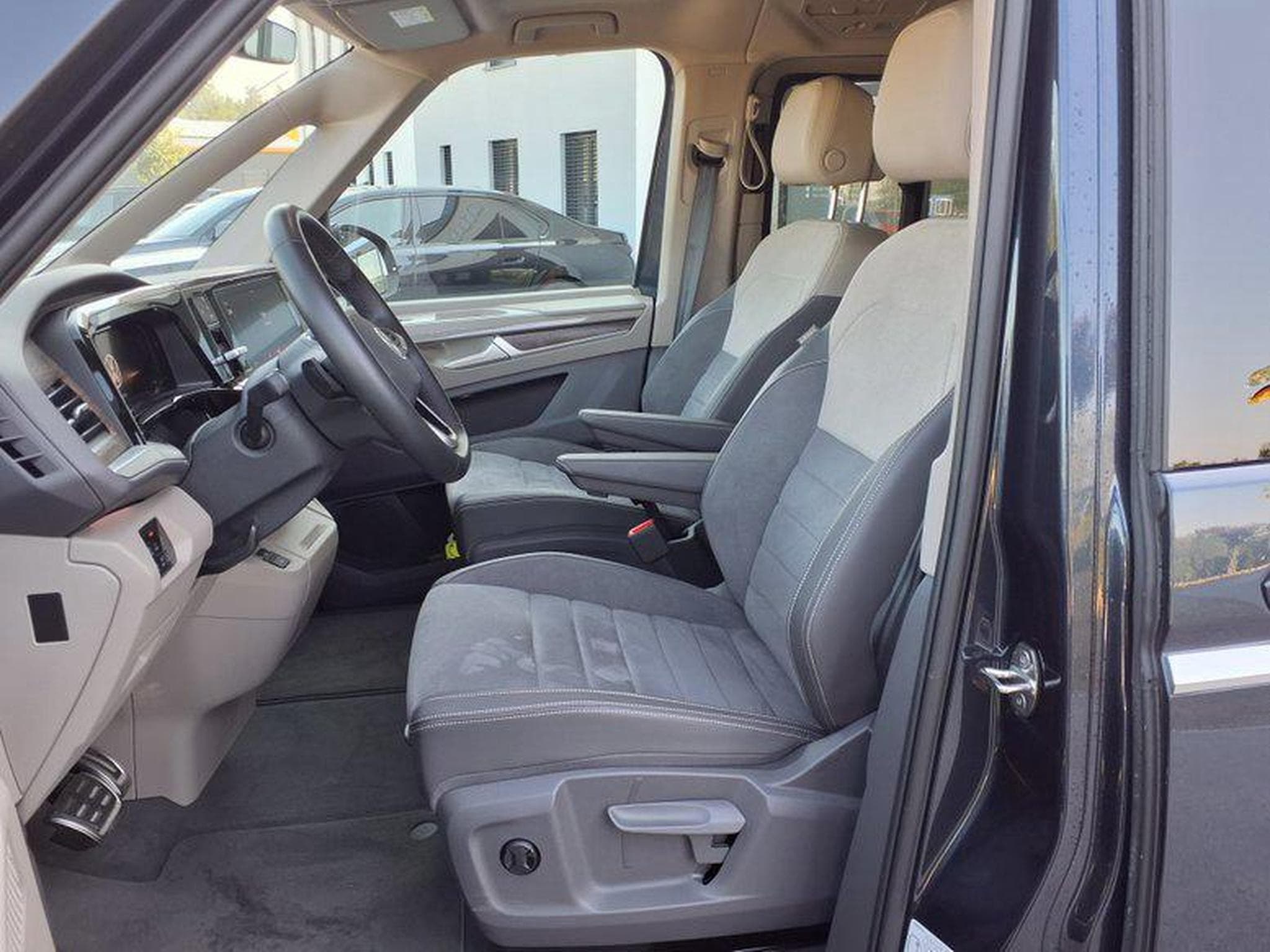 VW T7 Style KÜ 2.0 TDI 7-Gang-DSG (2025) - Photo 8