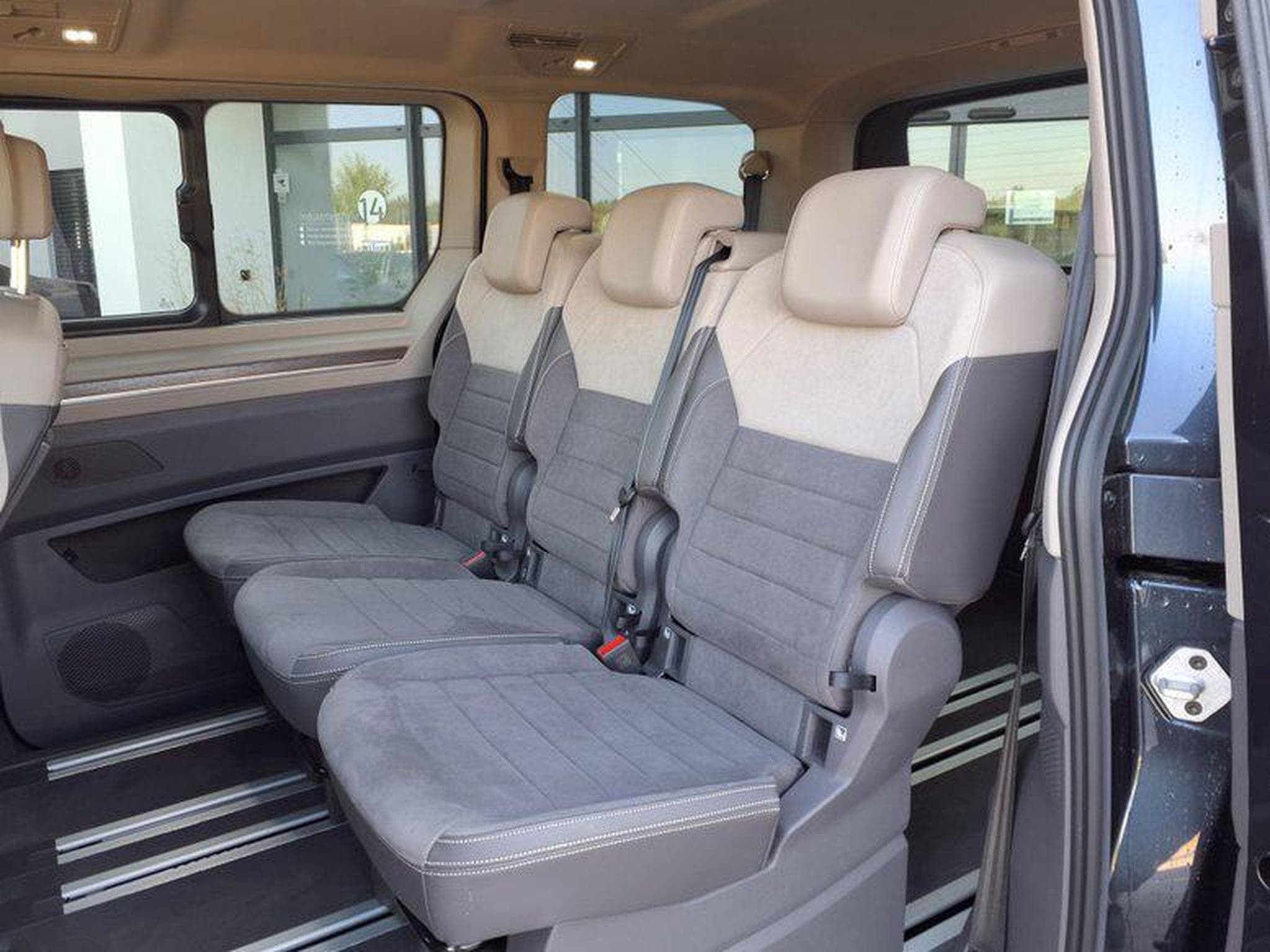 VW T7 Style KÜ 2.0 TDI 7-Gang-DSG (2025) - Photo 9