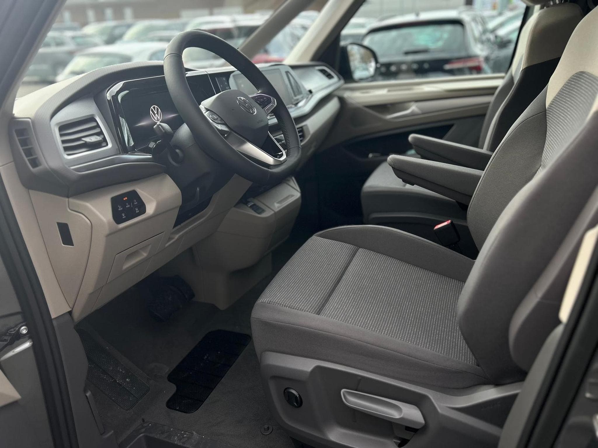 VW T7 Business (2026) - Photo 12