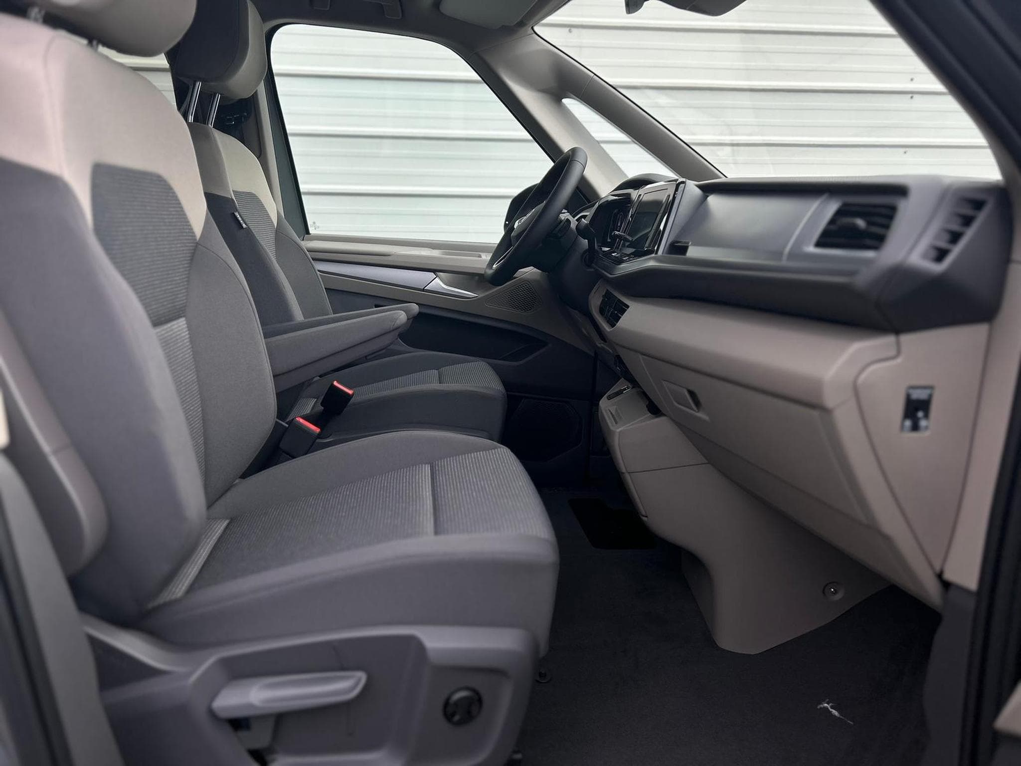 VW T7 Business (2026) - Photo 9