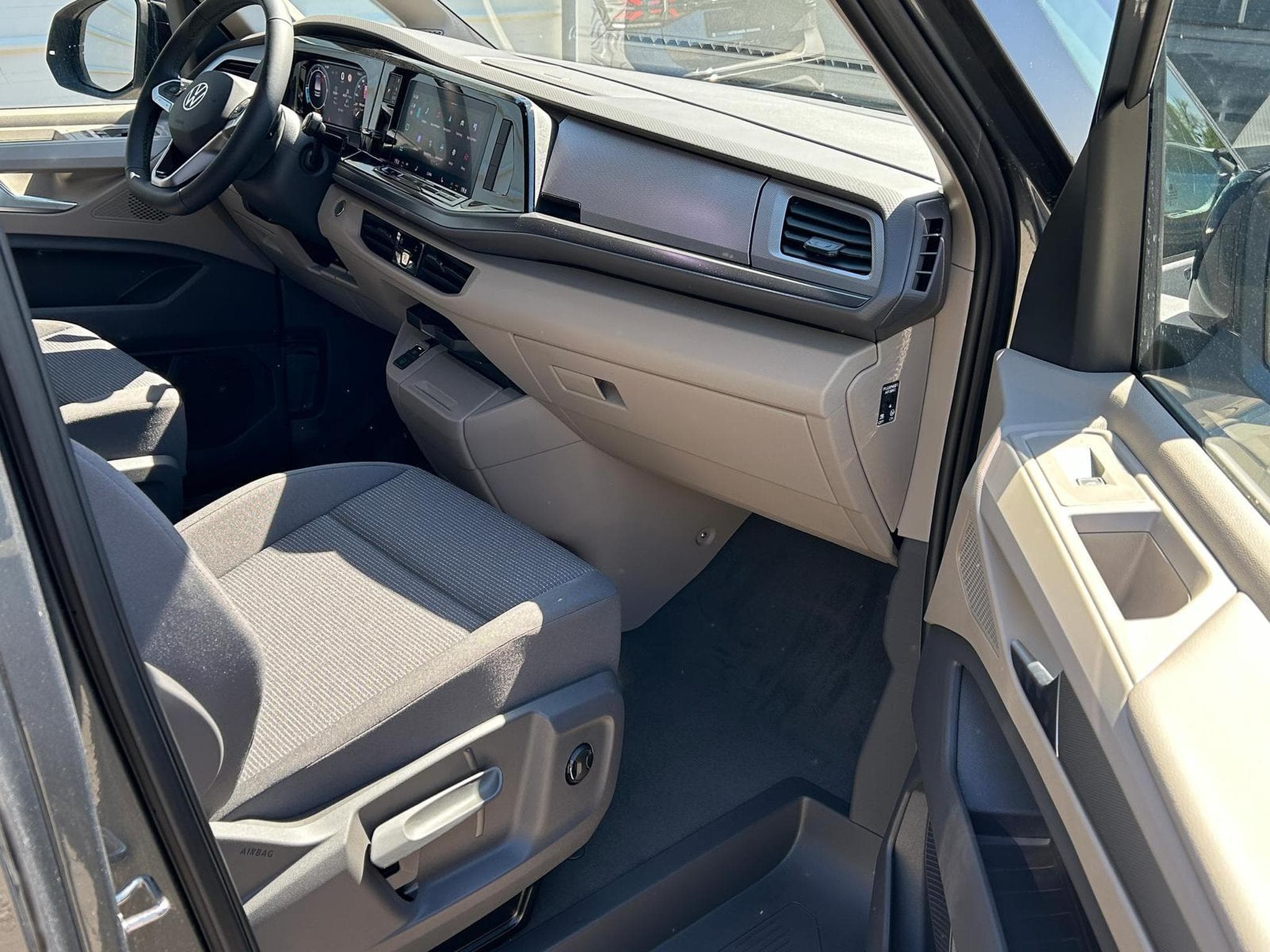 VW T7 Business (2026) - Photo 12