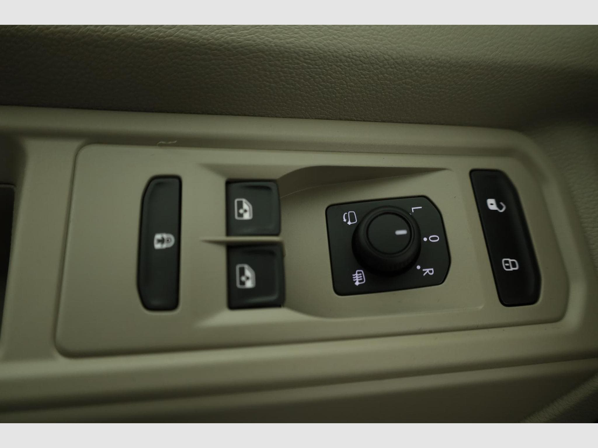 VW T7 eHybrid 4M Business (2026) - Foto 7