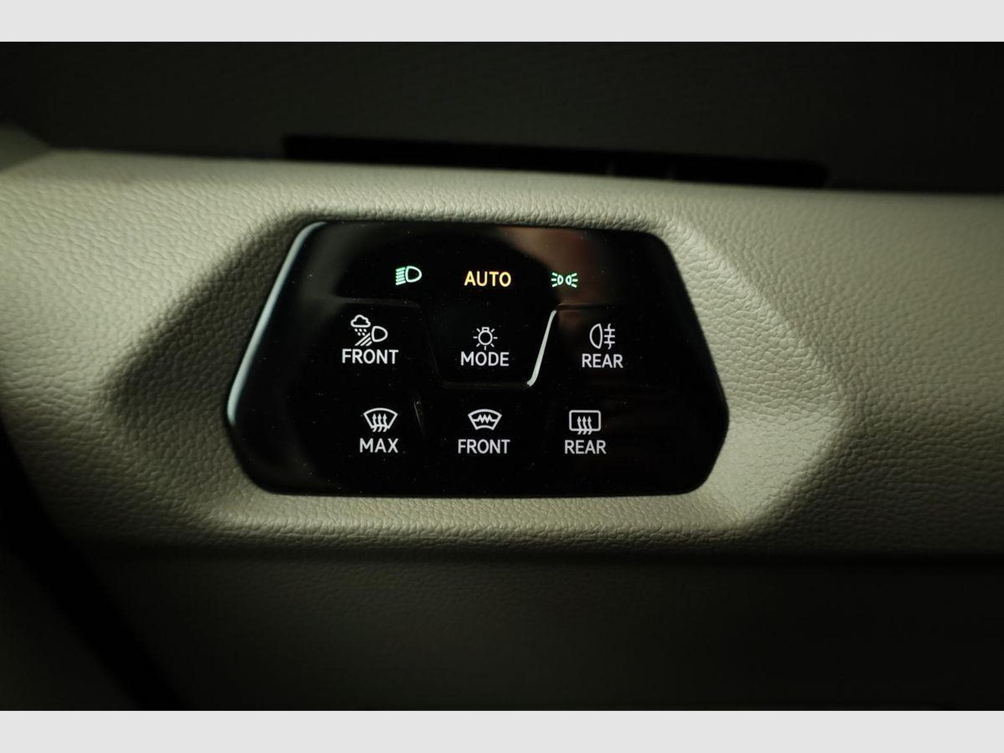 VW T7 eHybrid 4M Business (2026) - Foto 8