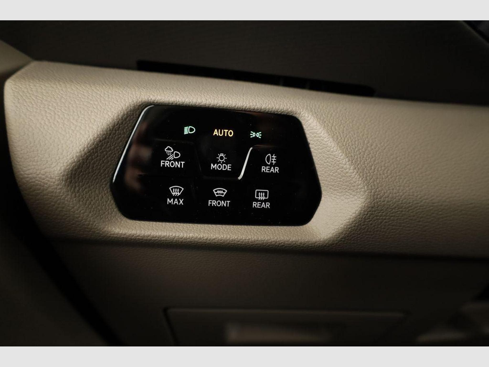 VW T7 eHybrid 4M Business (2026) - Foto 8