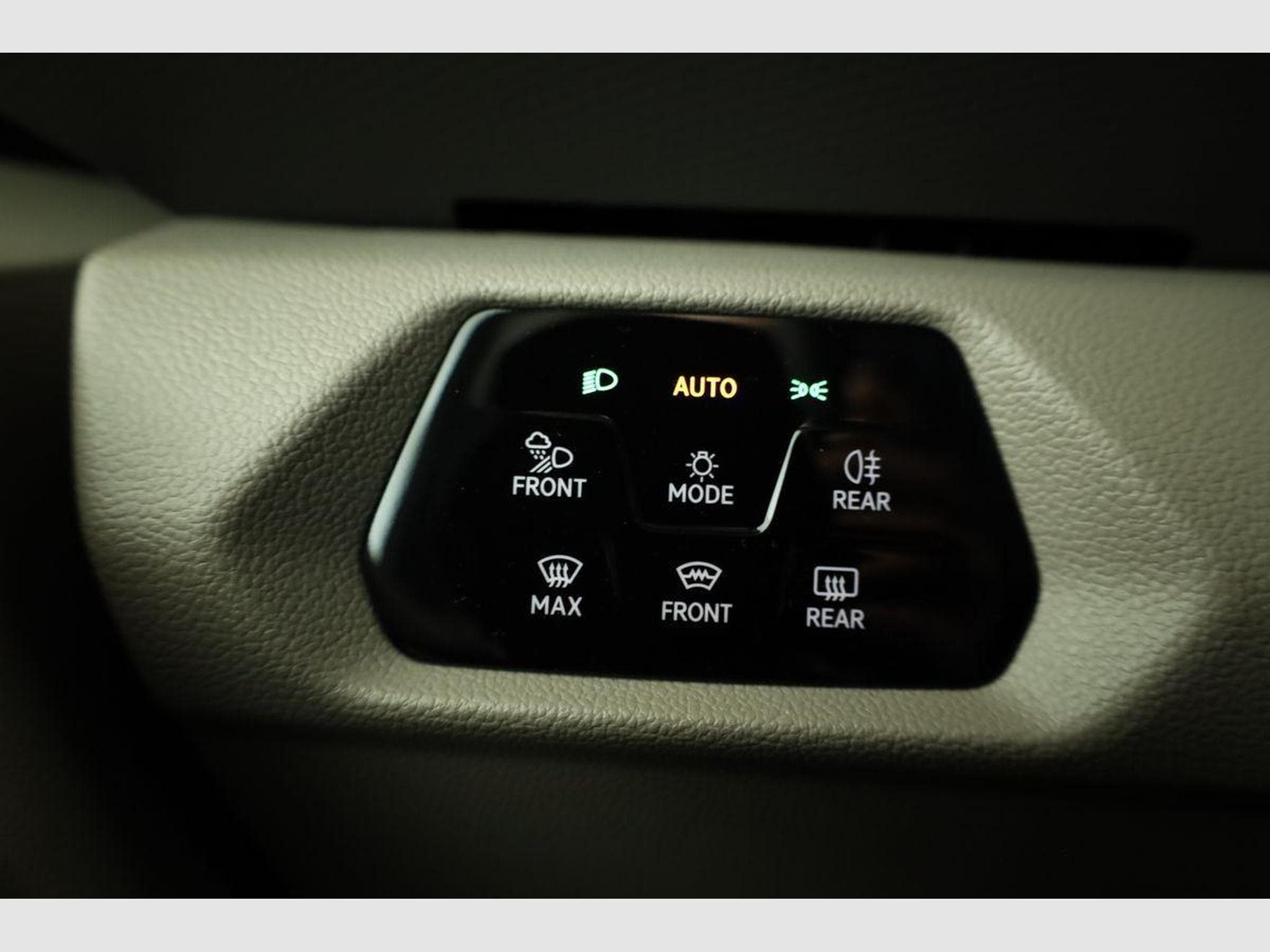 VW T7 eHybrid 4M Business (2026) - Foto 8