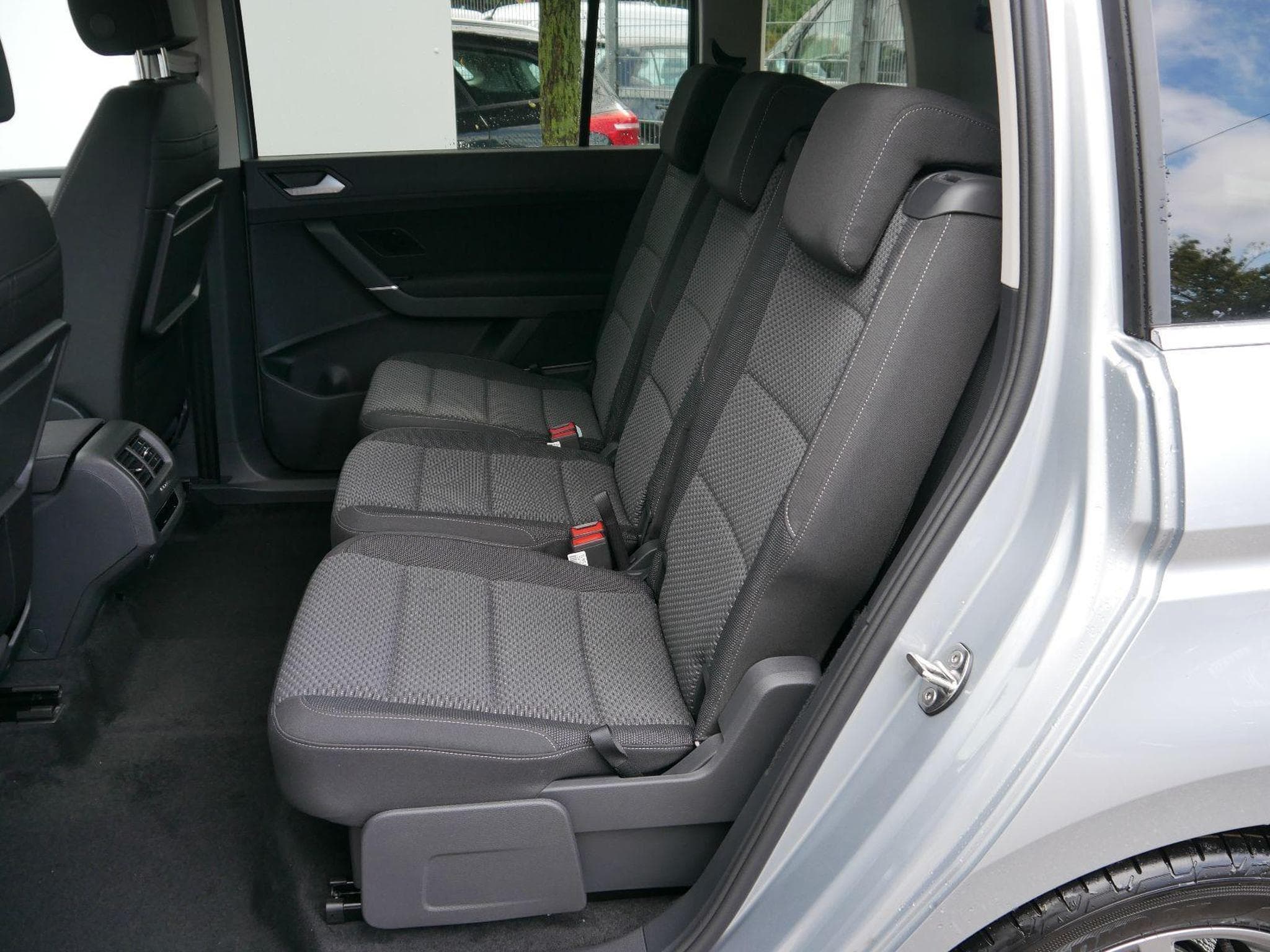 VW Touran Comfortline (2026) - Foto 9