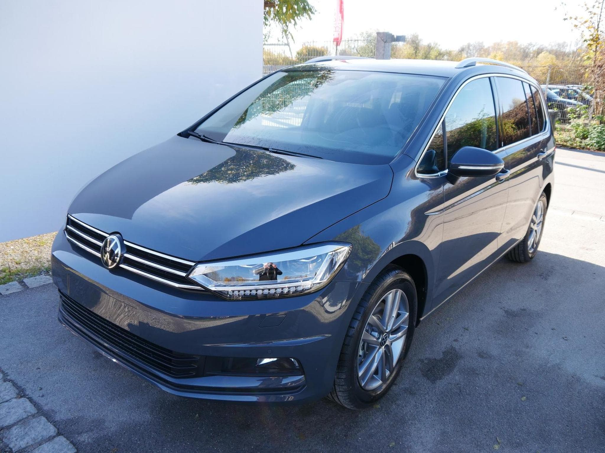 VW Touran Comfortline (2026) - Foto 1
