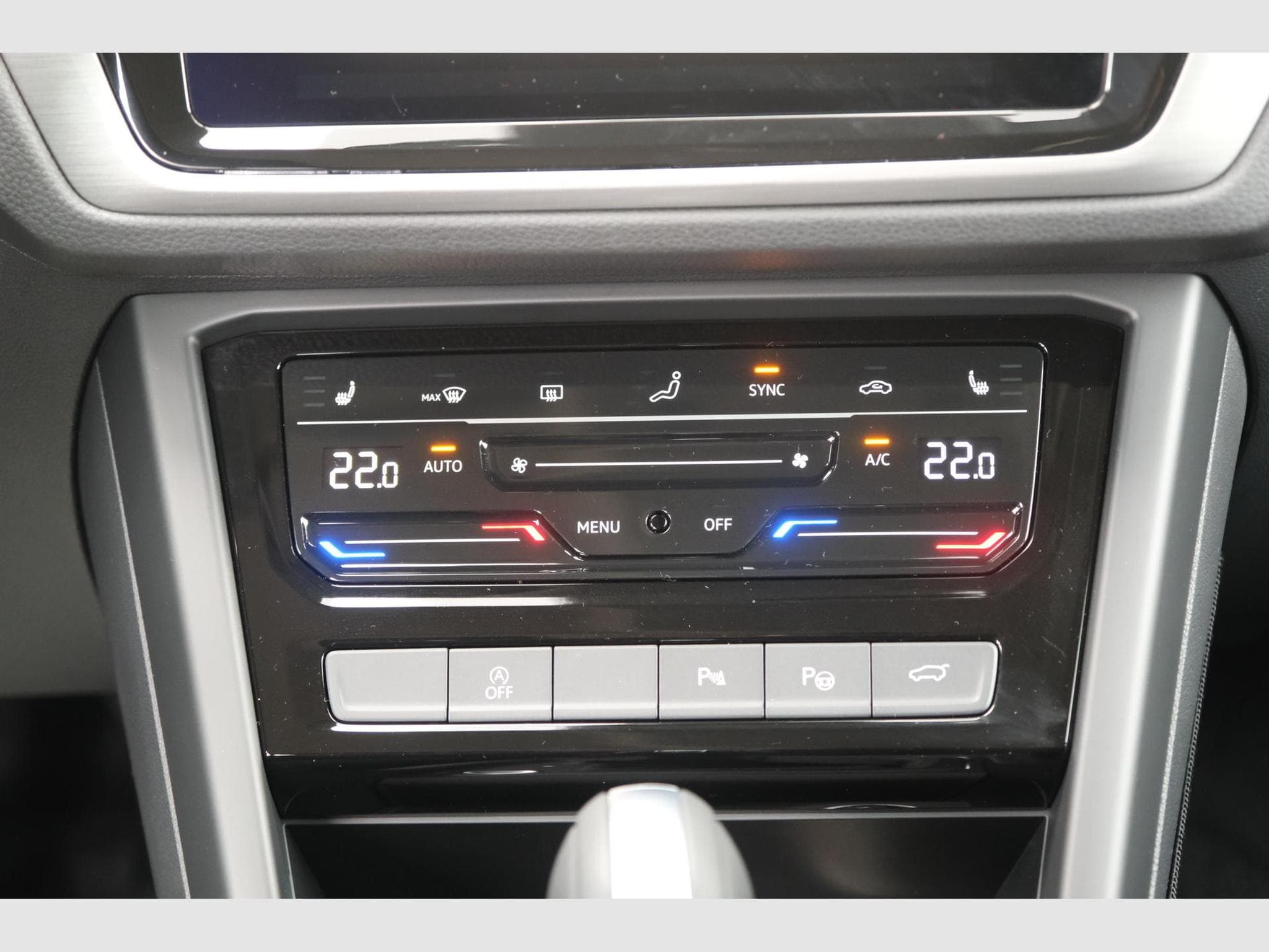 VW Touran 1.5 TSI DSG (2026) - Photo 10