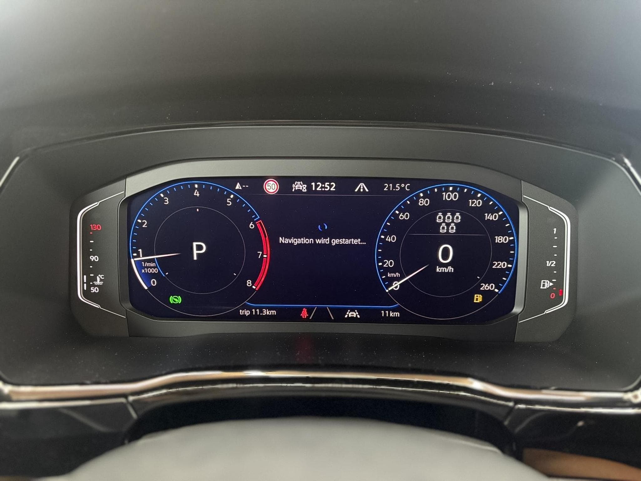 VW Touran R-LINE (2026) - Foto 16
