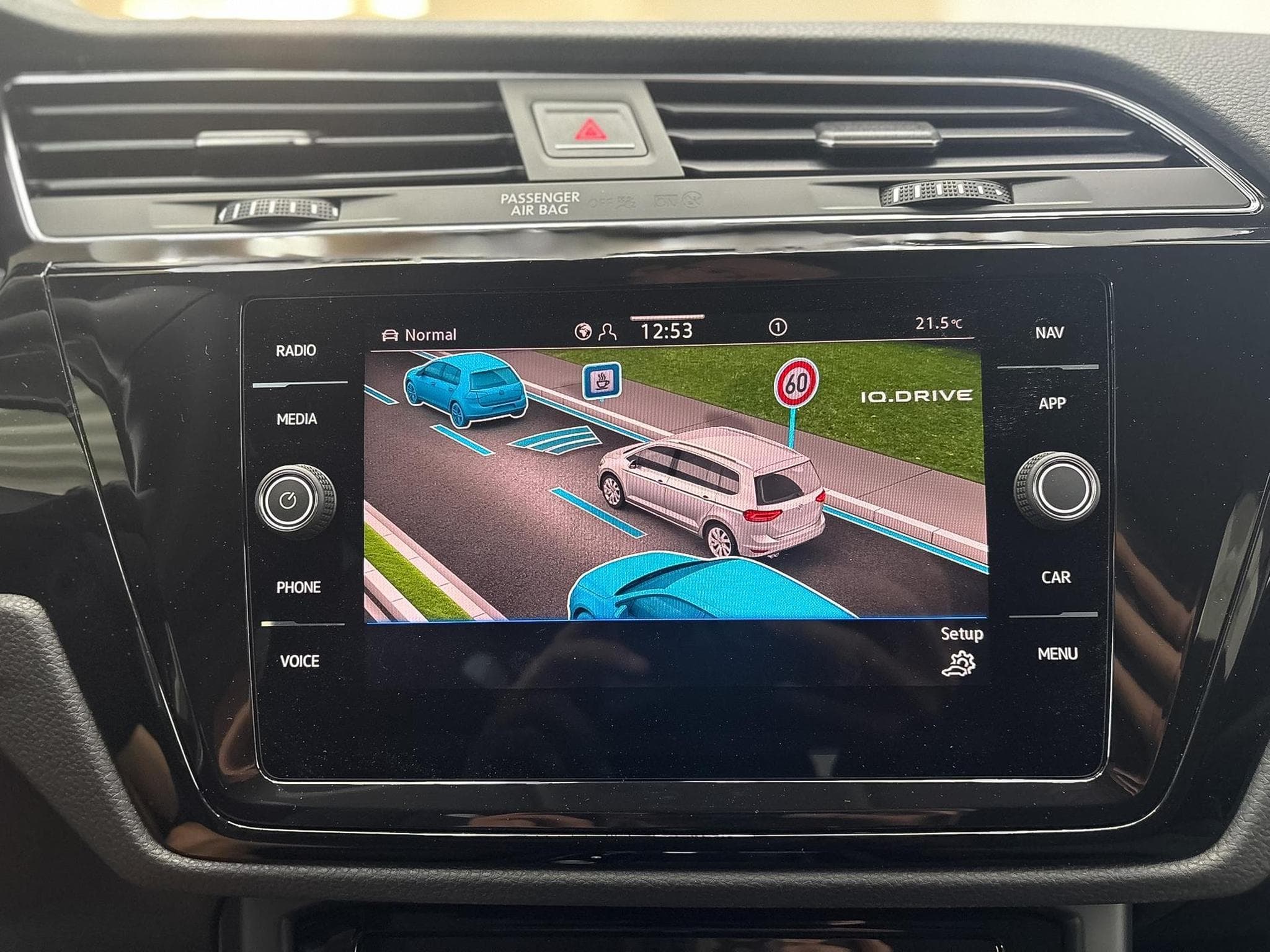 VW Touran R-LINE (2026) - Foto 24