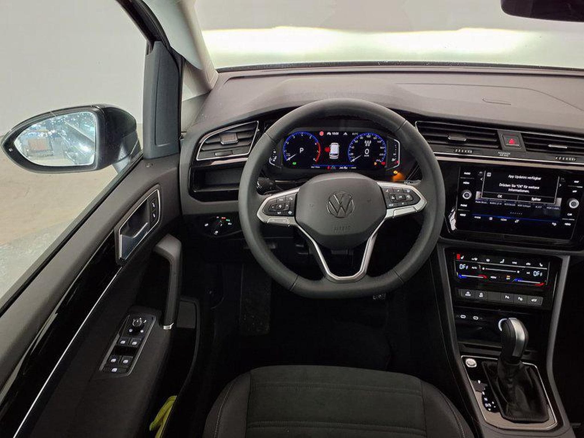 VW Touran Highline R-Line 1.5 TSI 7-Gang-DSG (2026) - Foto 12