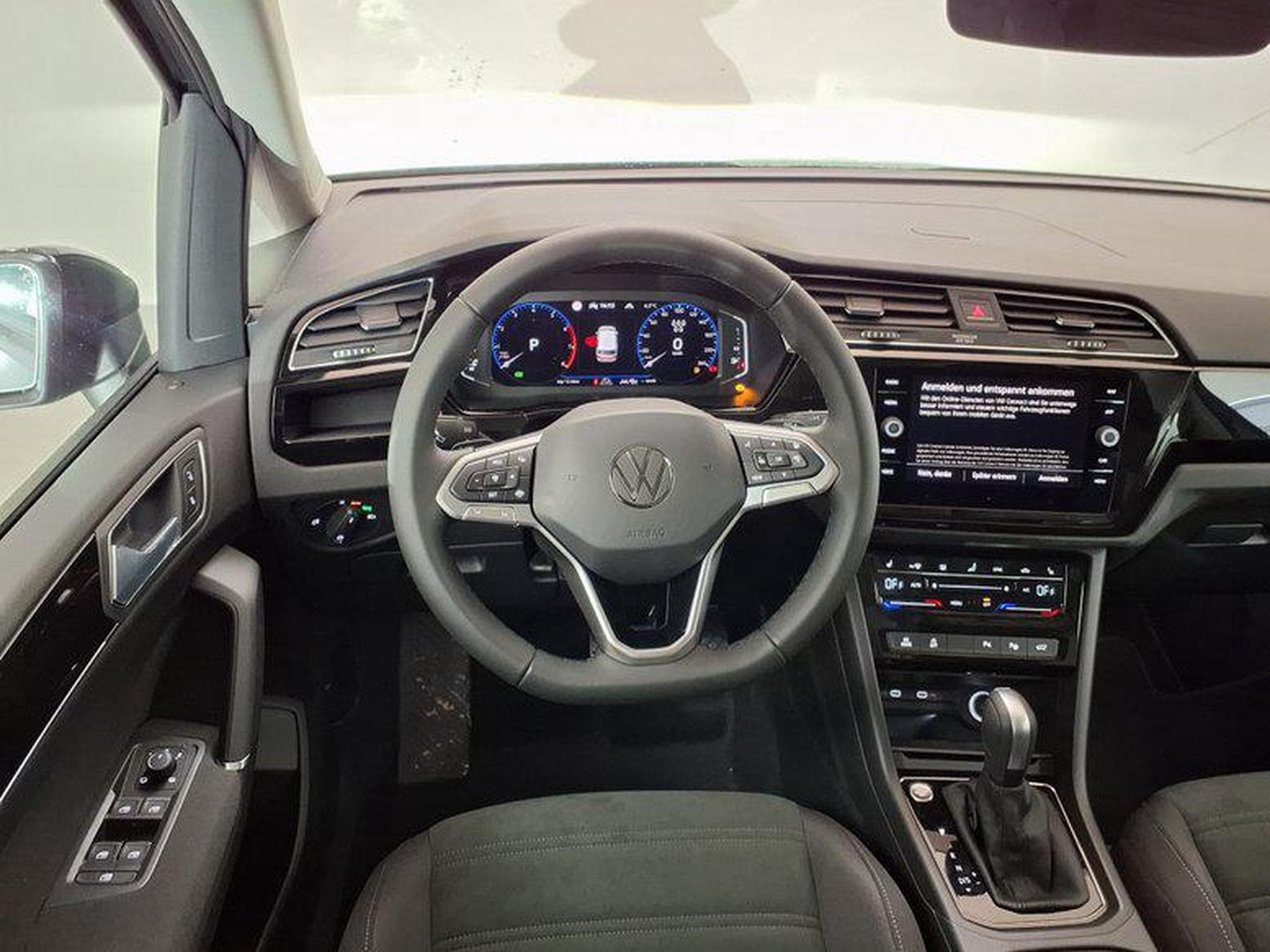 VW Touran Highline R-Line 1.5 TSI 7-Gang-DSG (2026) - Foto 12
