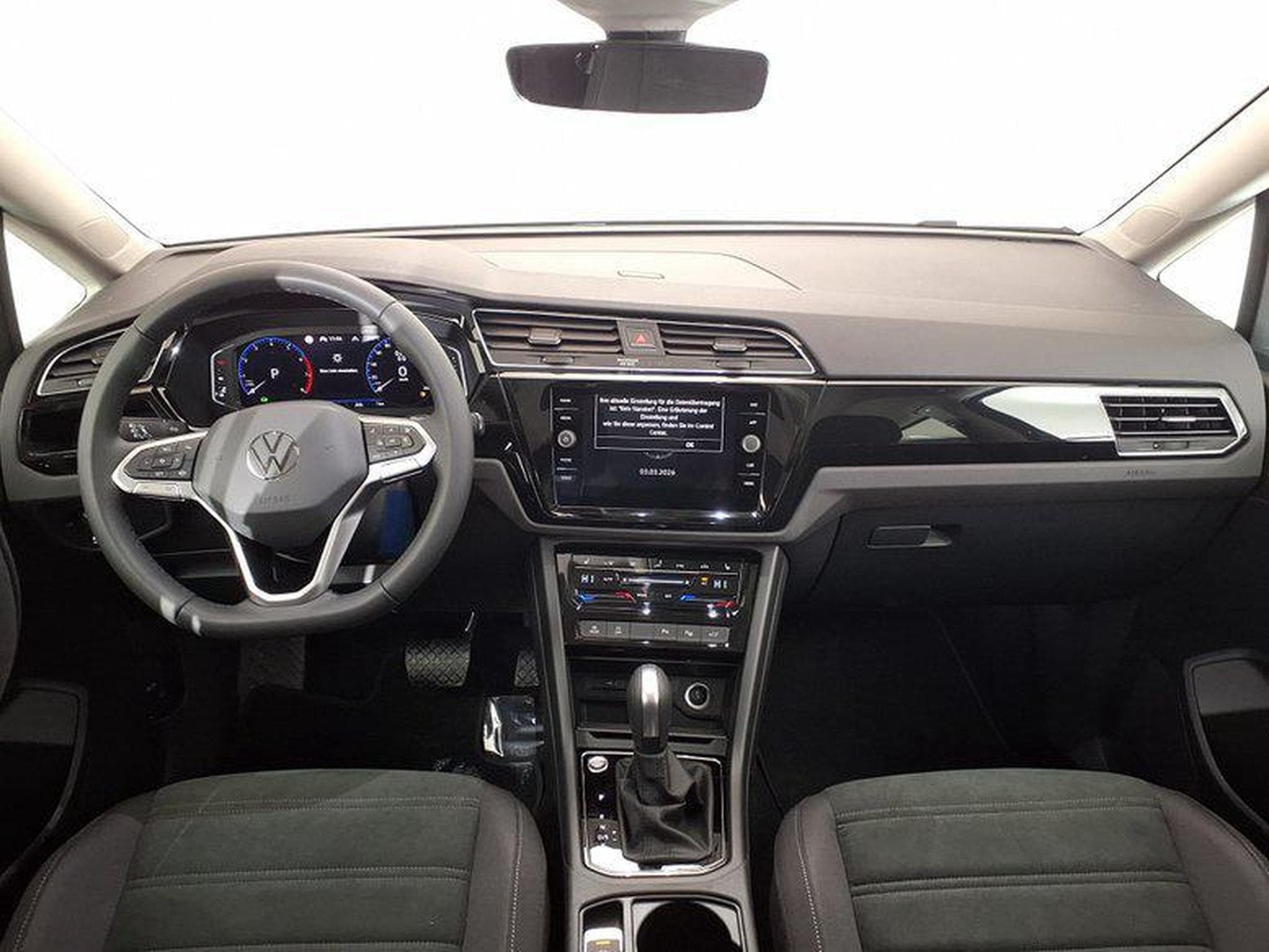 VW Touran Highline R-Line 1.5 TSI 7-Gang-DSG (2026) - Foto 11