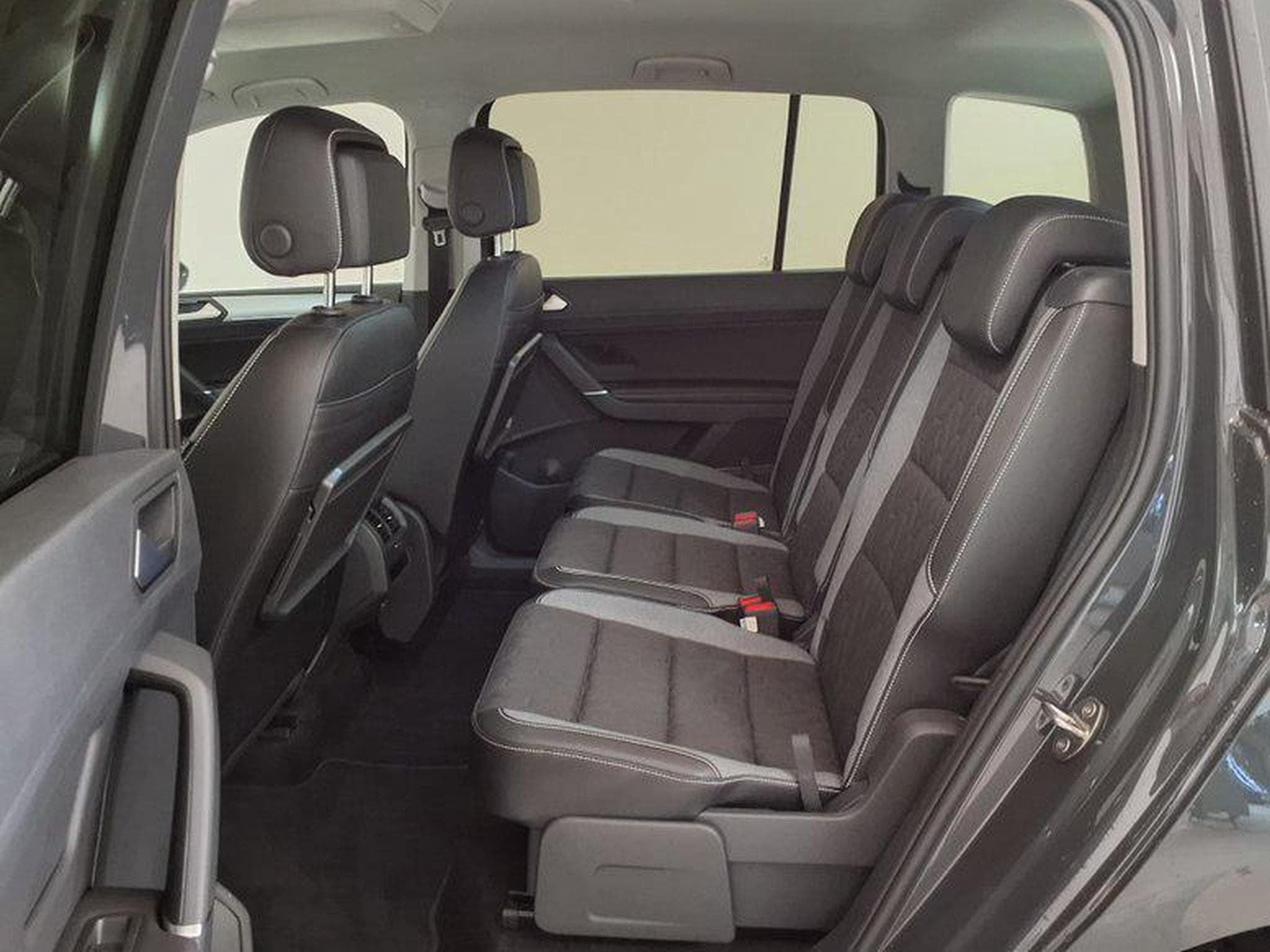 VW Touran Life Plus 1.5 TSI 7-Gang-DSG (2026) - Foto 10