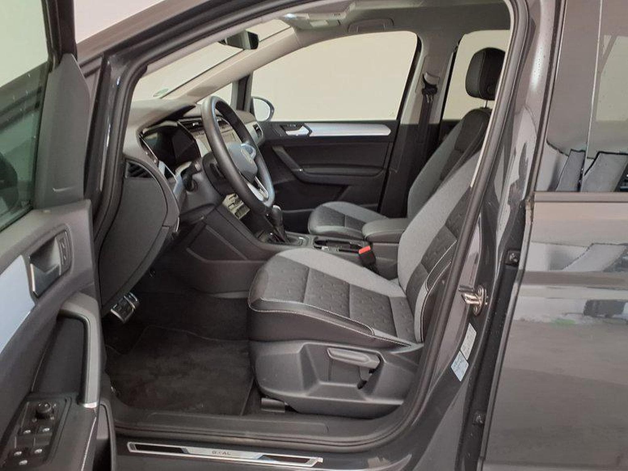 VW Touran Life Plus 1.5 TSI 7-Gang-DSG (2026) - Foto 9