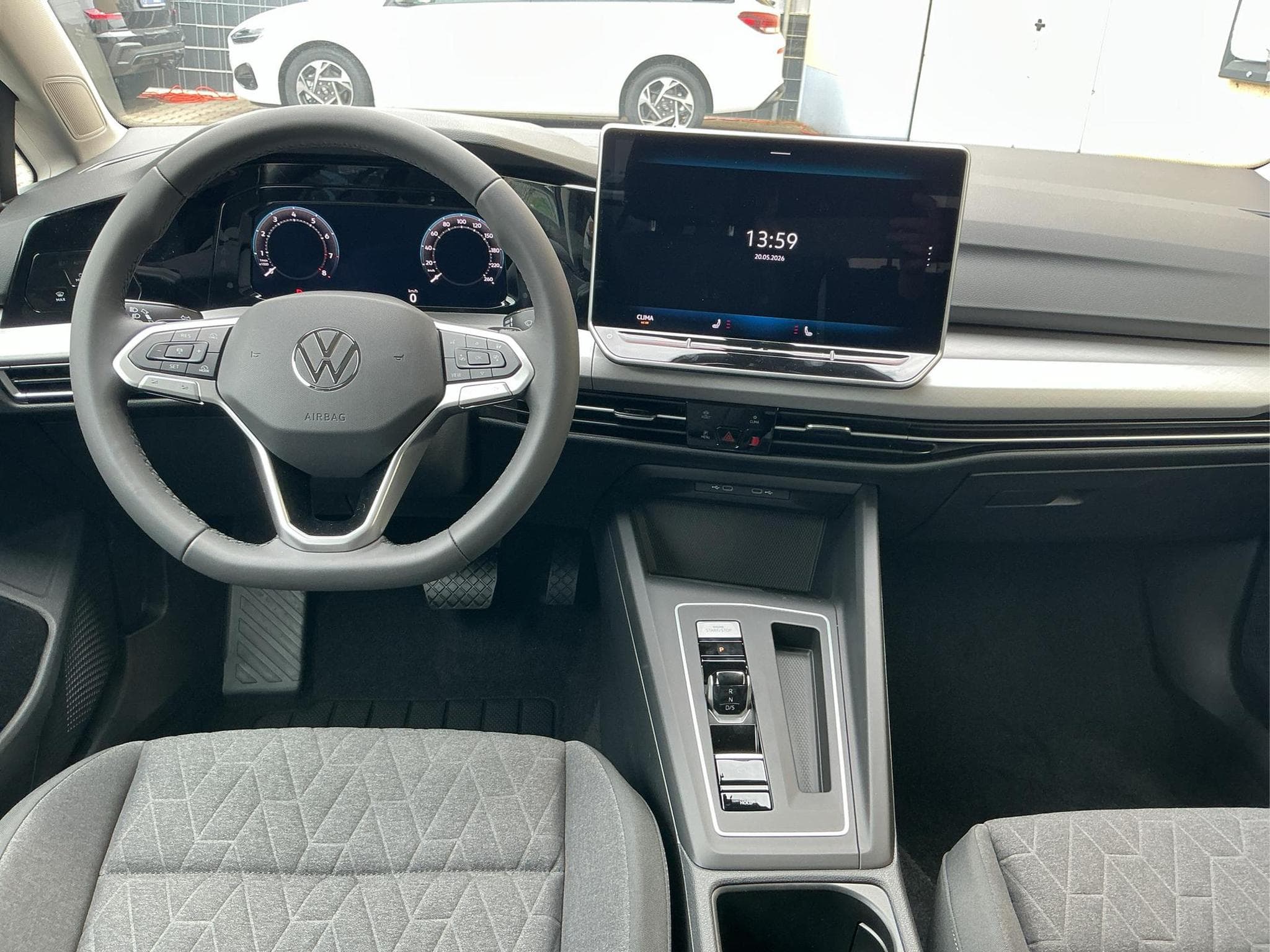 VW Golf Limited (2026) - Photo 17