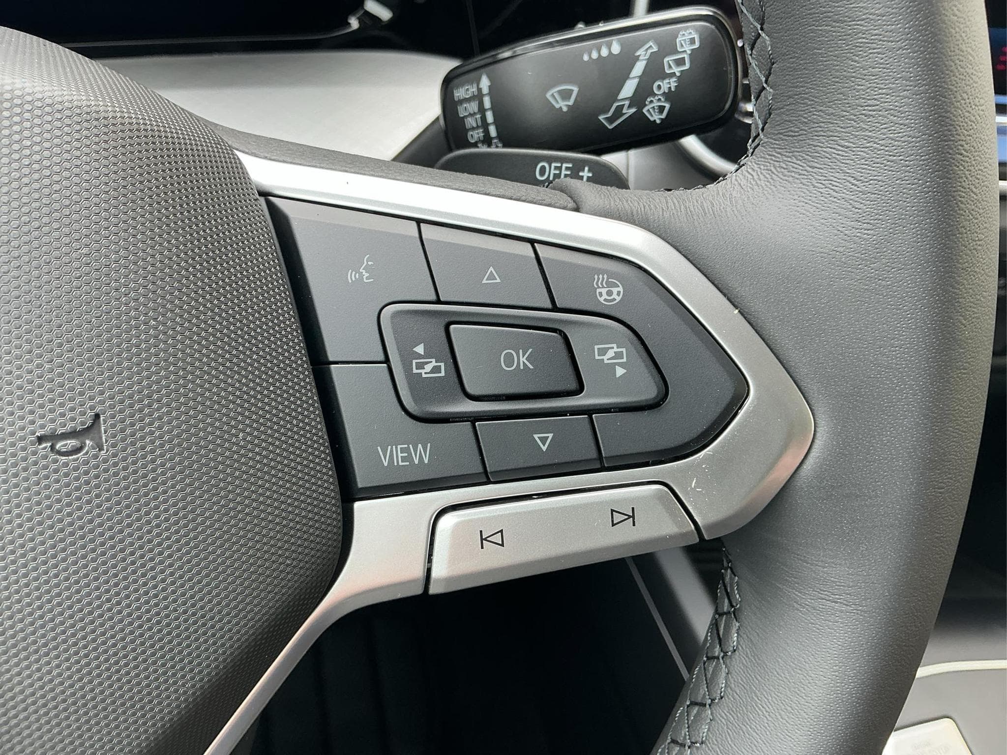 VW Golf Limited (2026) - Photo 21