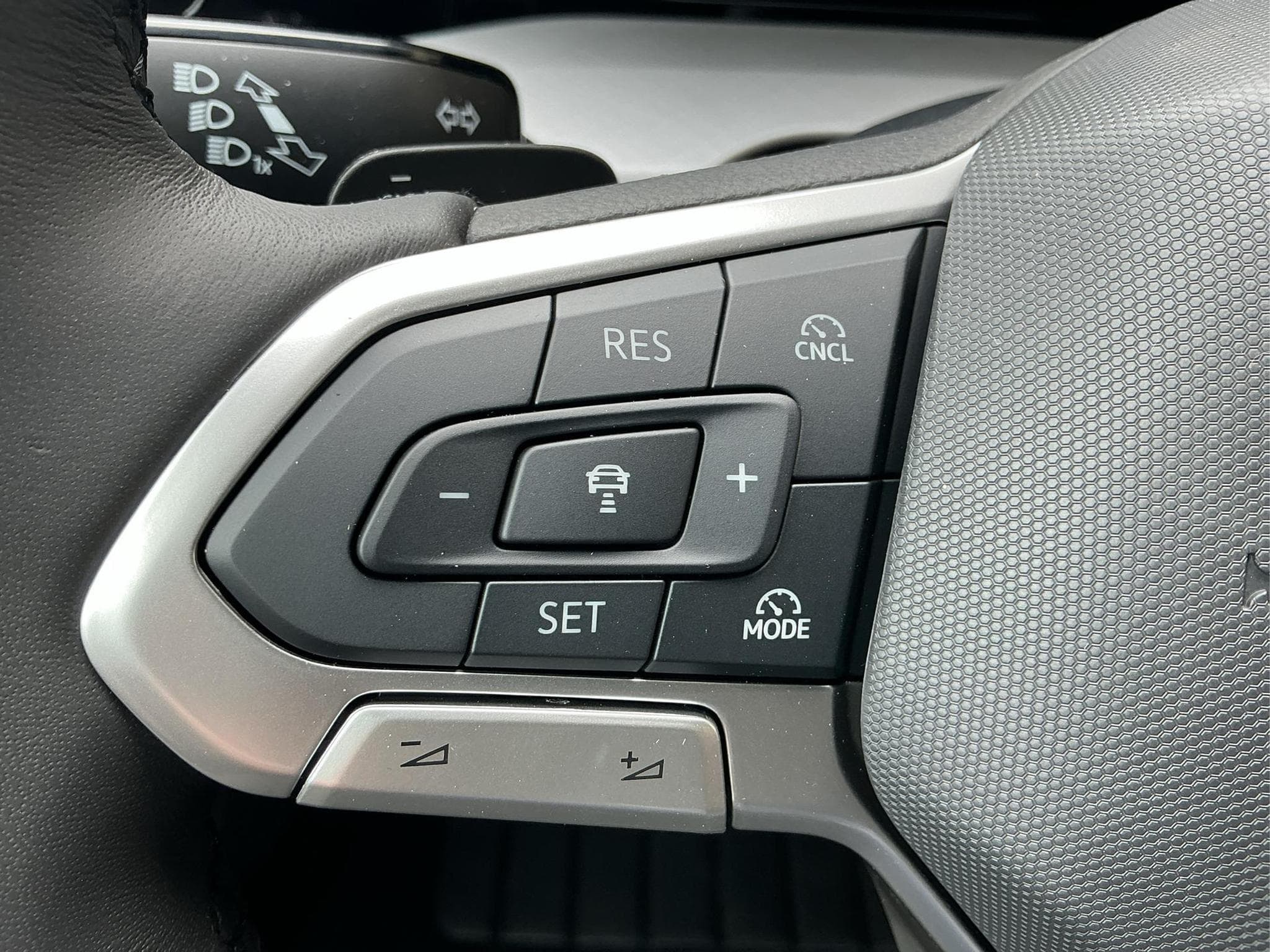 VW Golf Limited (2026) - Photo 22