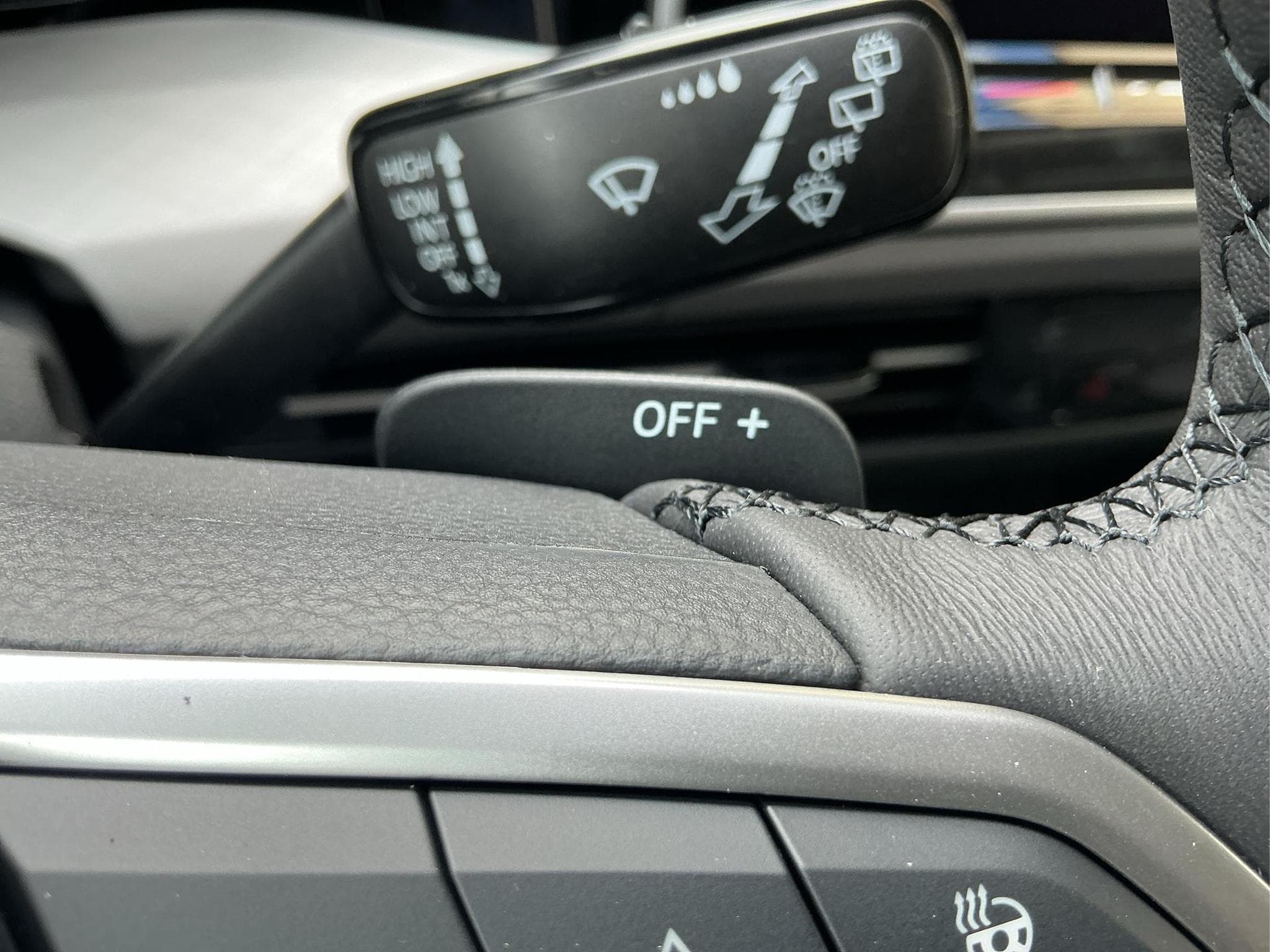 VW Golf Limited (2026) - Photo 23