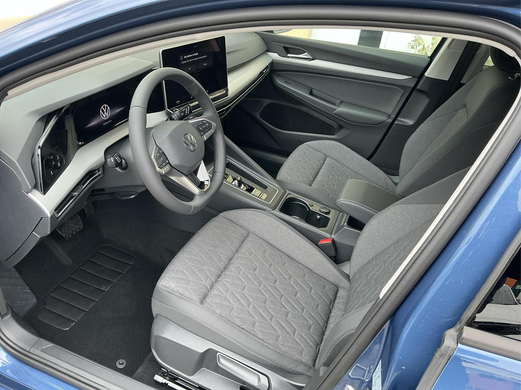 VW Golf Limited (2026) - Photo 9