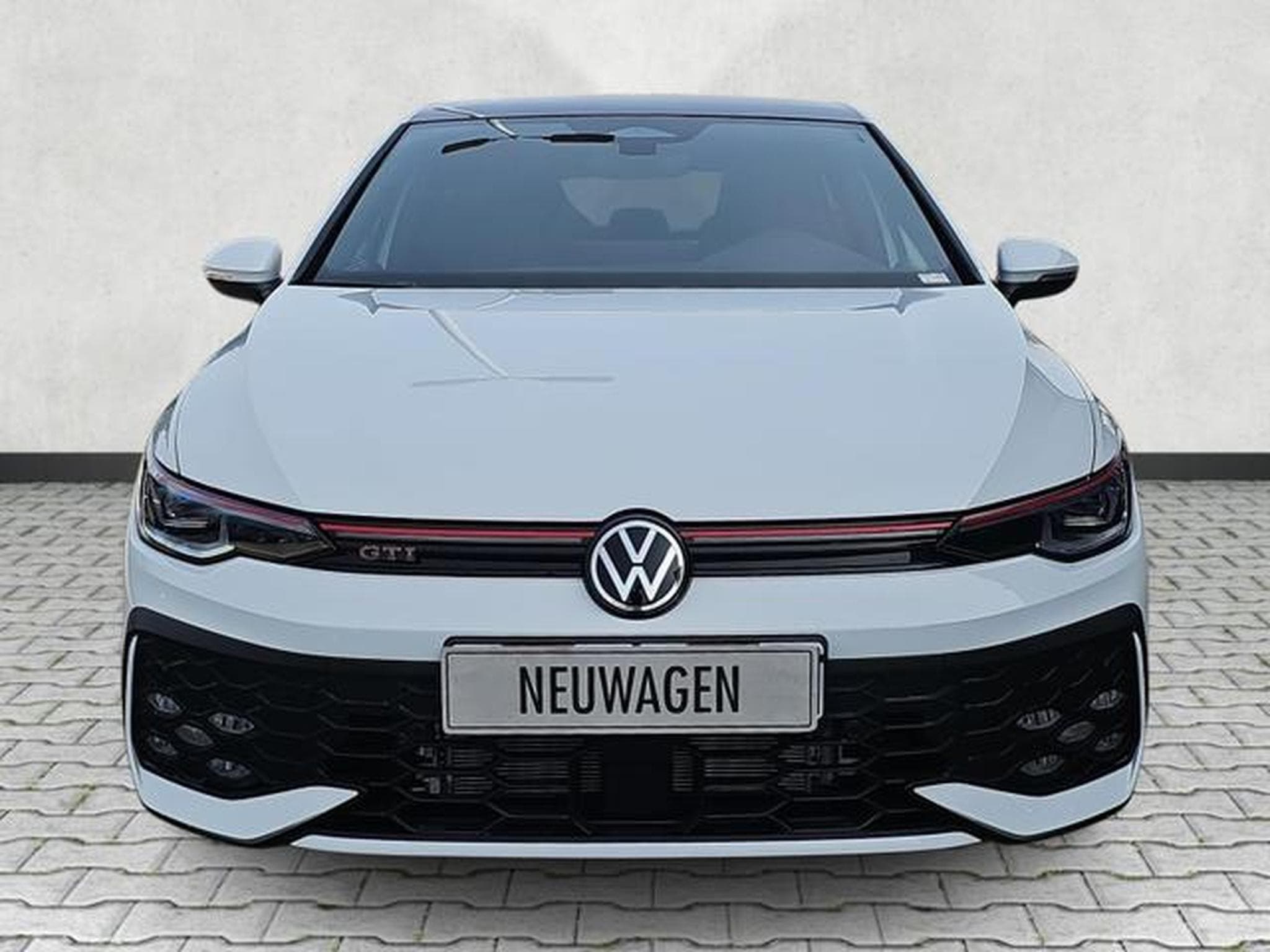 VW Golf 2.0 TSI 195 kW GTI (2026) - Photo 2