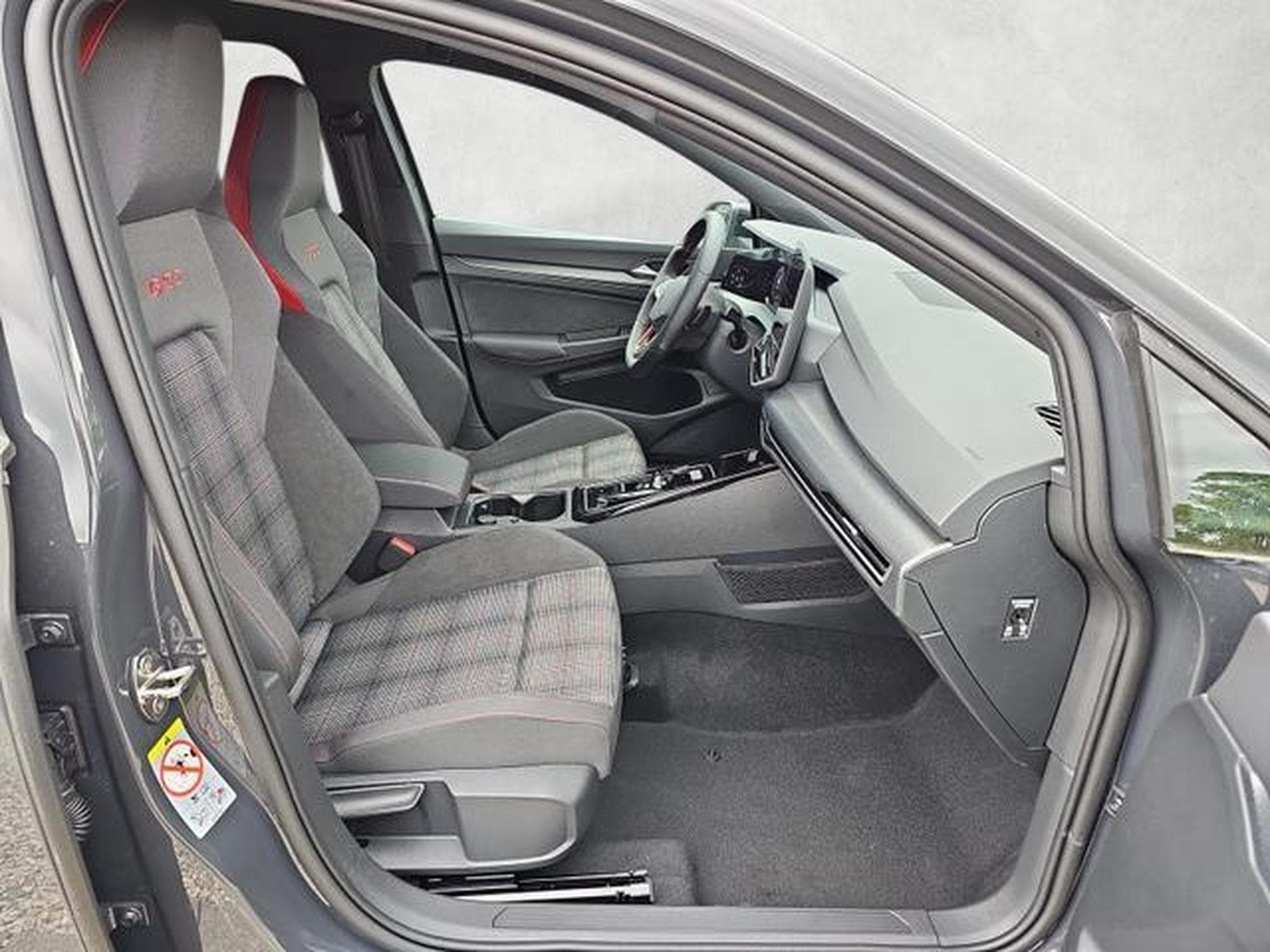 VW Golf 2.0 TSI 195 kW GTI (2026) - Photo 10