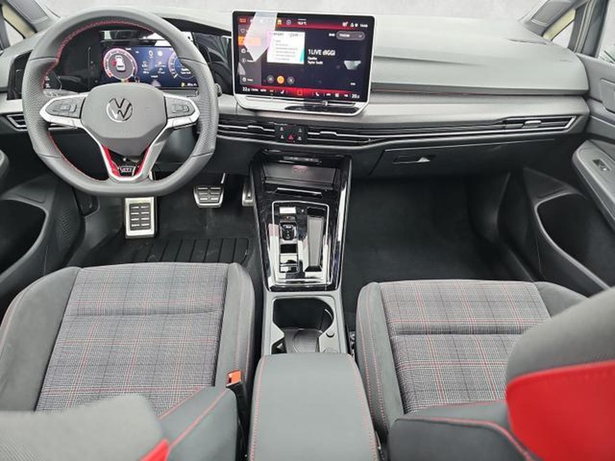 VW Golf 2.0 TSI 195 kW GTI (2026) - Photo 11