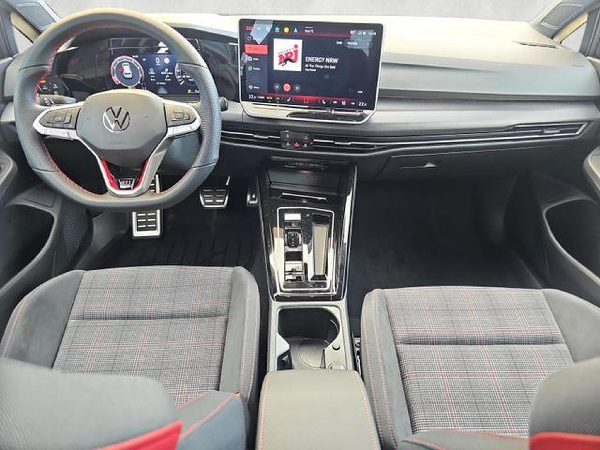VW Golf 2.0 TSI 195 kW GTI (2026) - Photo 11