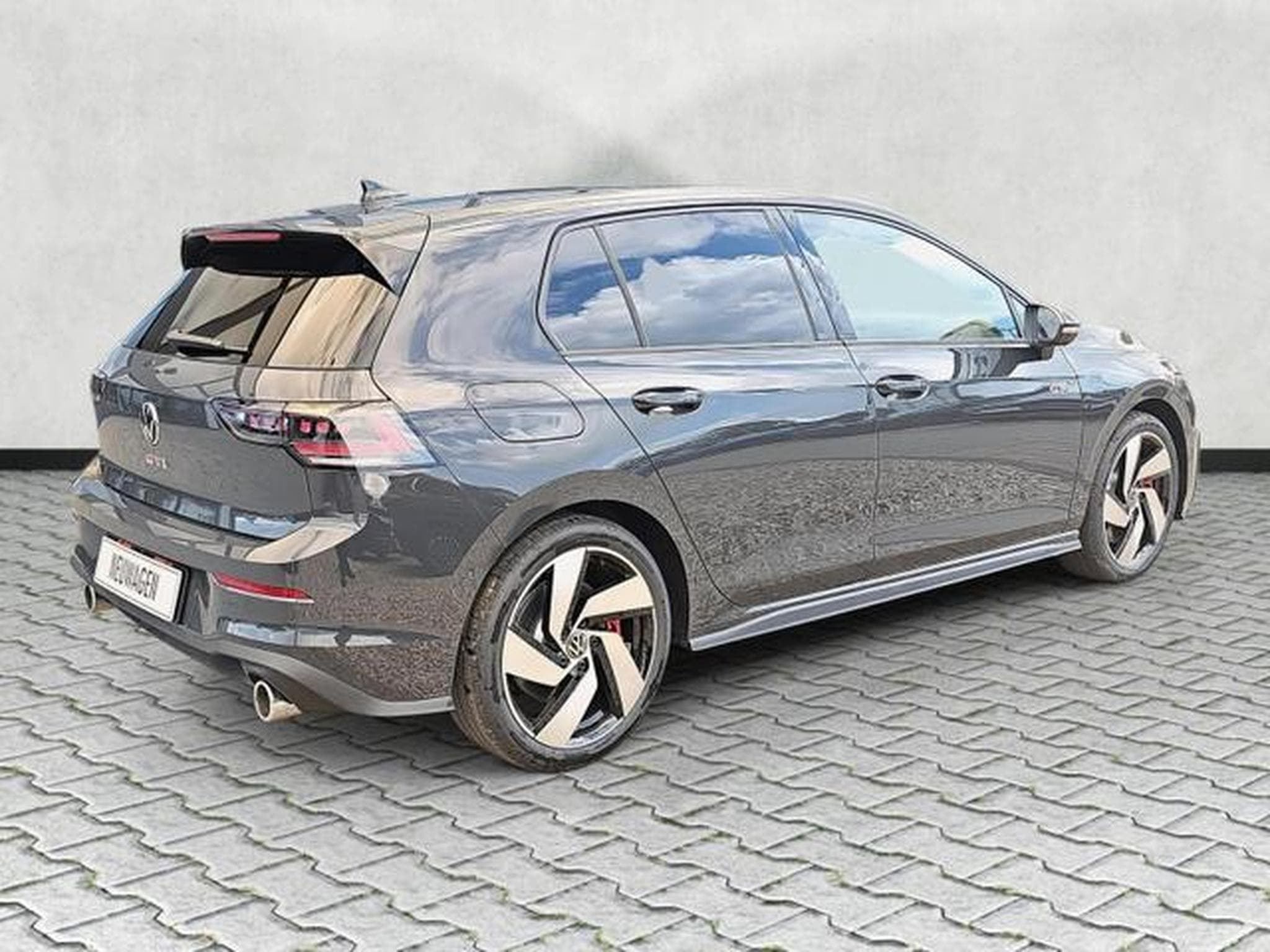 VW Golf 2.0 TSI 195 kW GTI (2026) - Photo 7