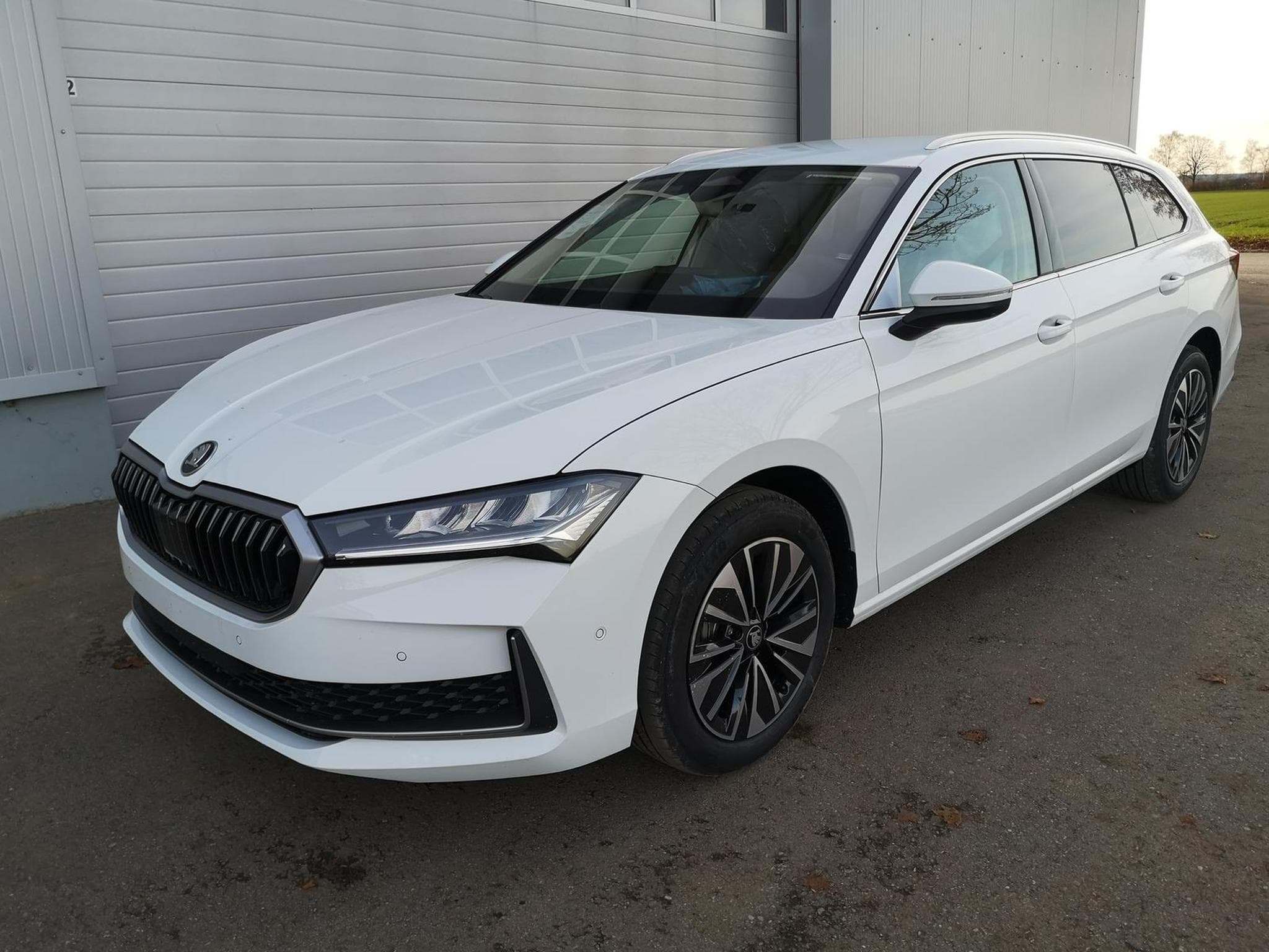Skoda Superb 2.0 TDI 142kW 4x4 Selection (2025) - Foto 1