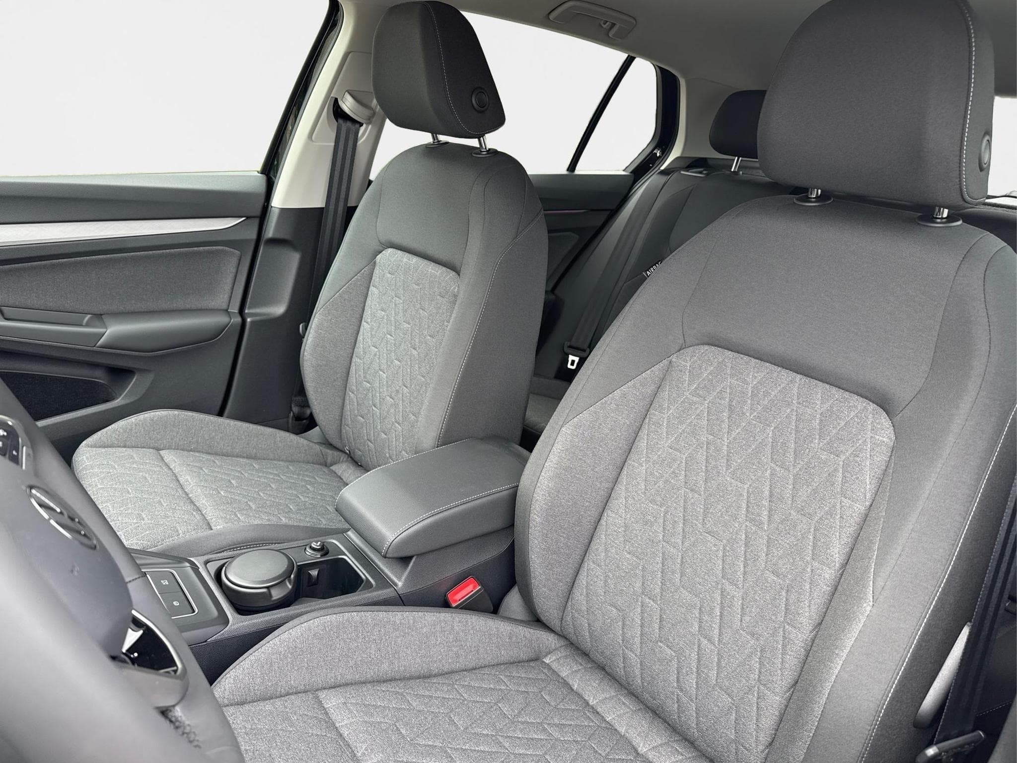 VW Golf Prime (2026) - Photo 17