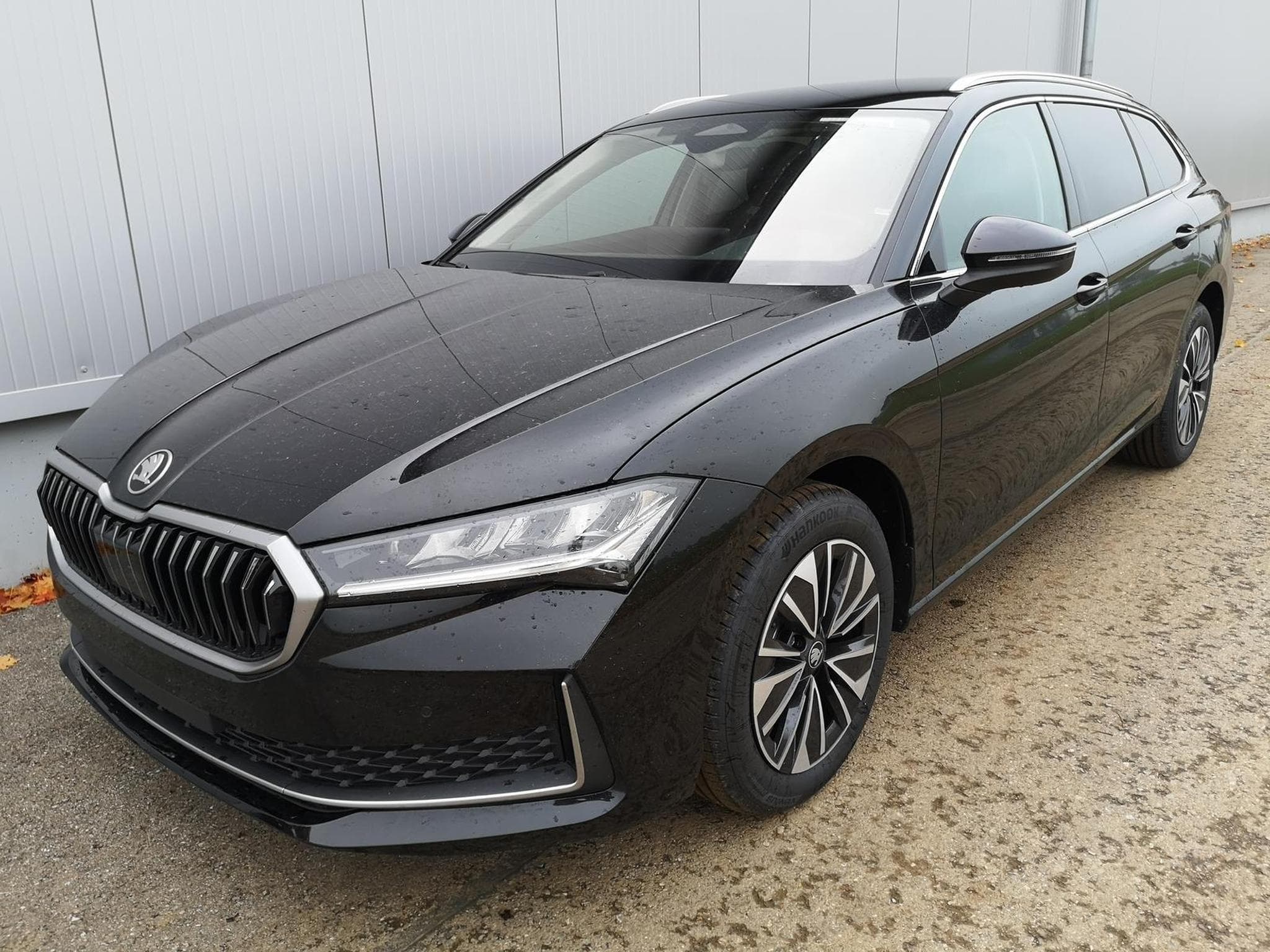 Skoda Superb 2.0 TDI 142kW 4x4 Selection (2025) - Photo 1