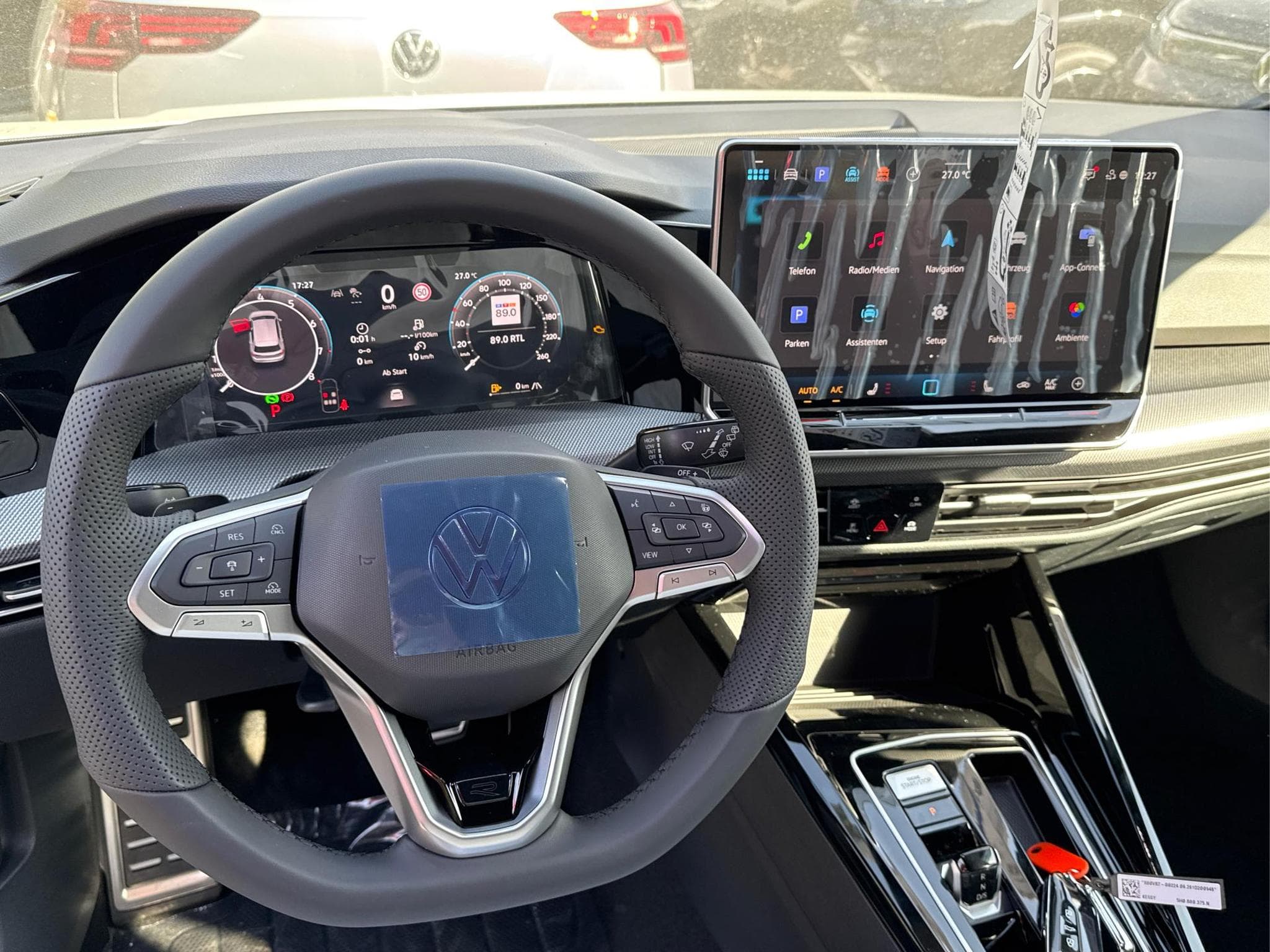VW Golf R-Line Limited (2026) - Photo 11