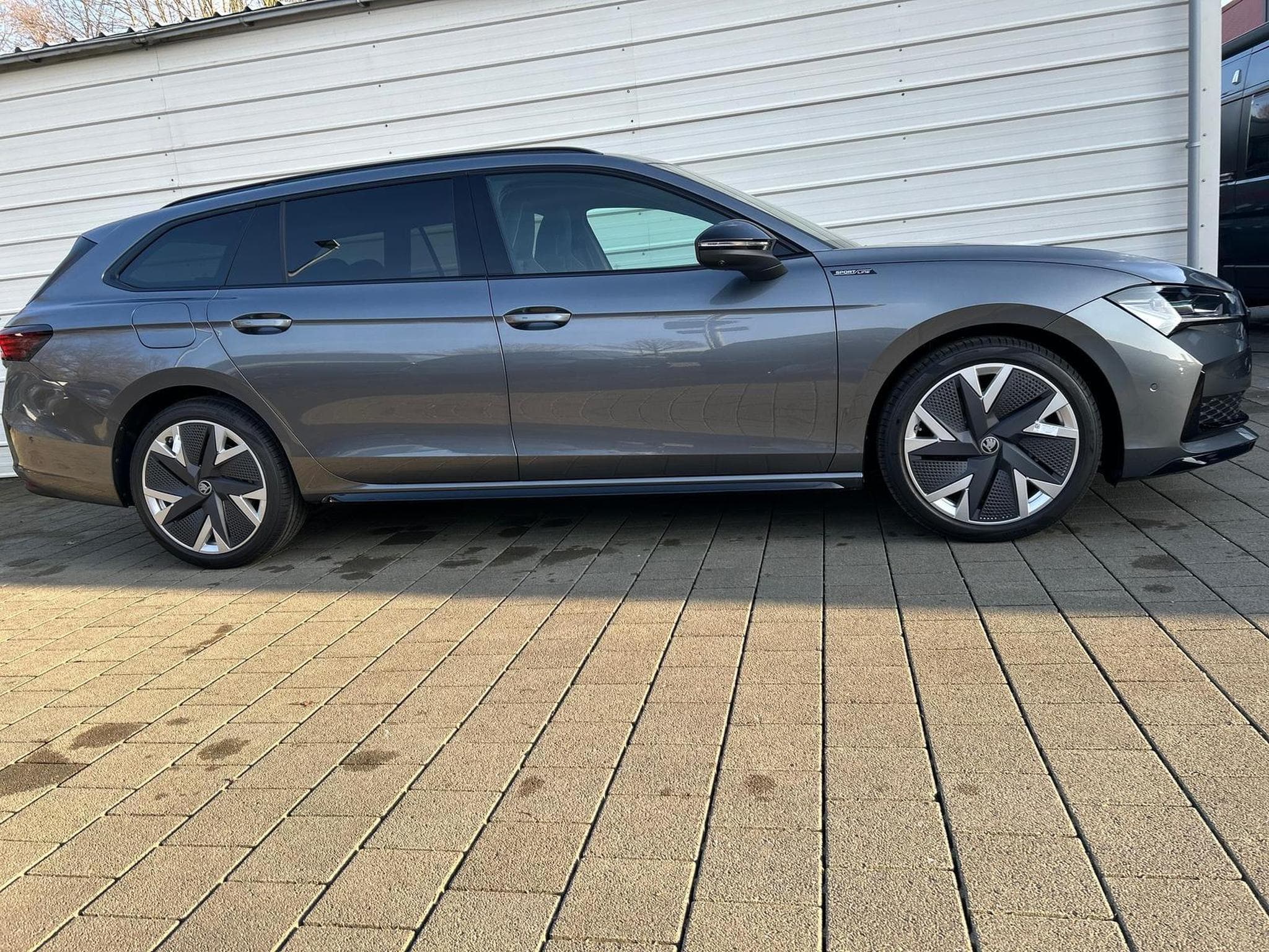 Skoda Superb Sportline (2026) - Photo 3