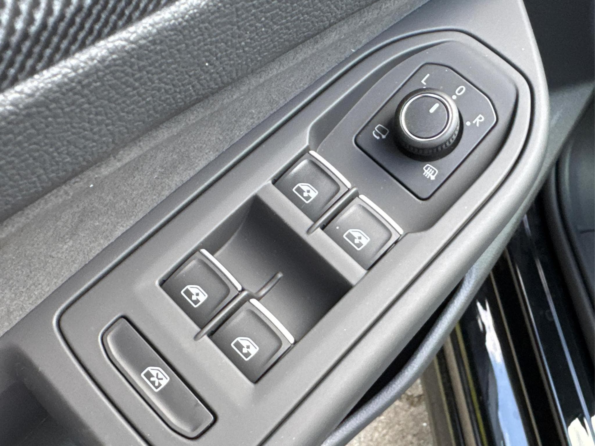 VW Golf R-Line Limited (2026) - Foto 11