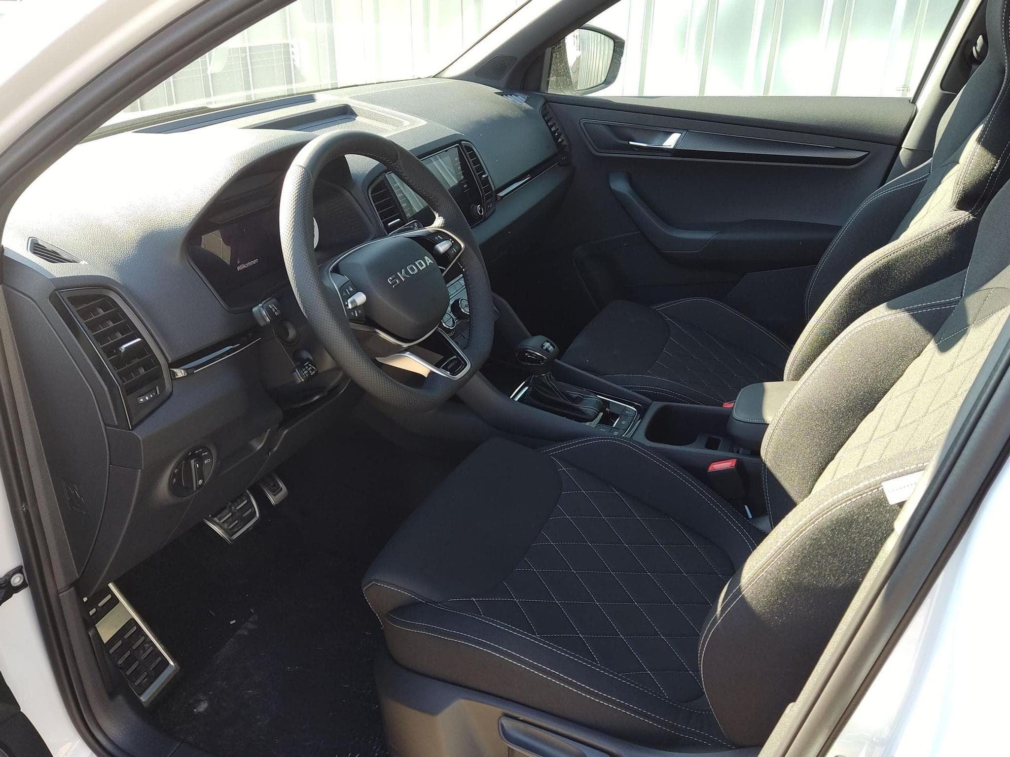 Skoda Karoq Sportline 2.0 TSI (2026) - Foto 5