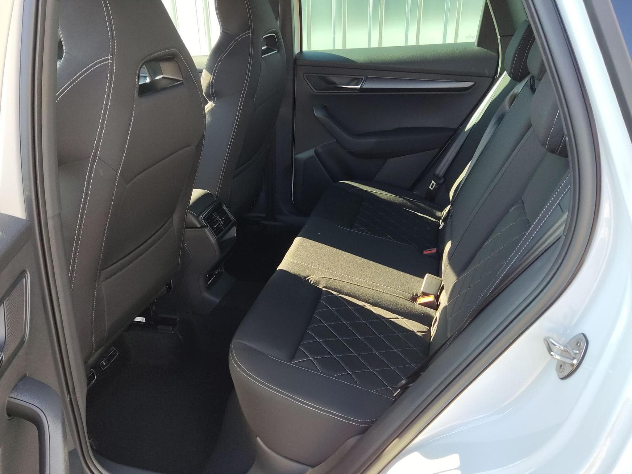 Skoda Karoq Sportline 2.0 TSI (2026) - Foto 6