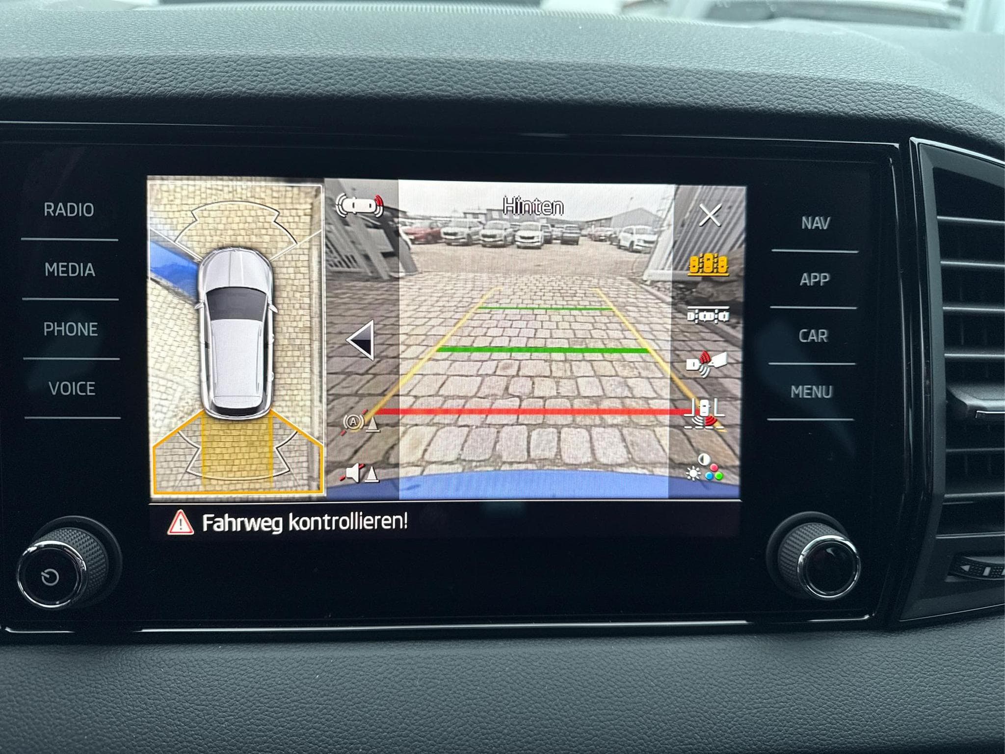 Skoda Karoq Sportline 1,5 TSI (2026) - Photo 7