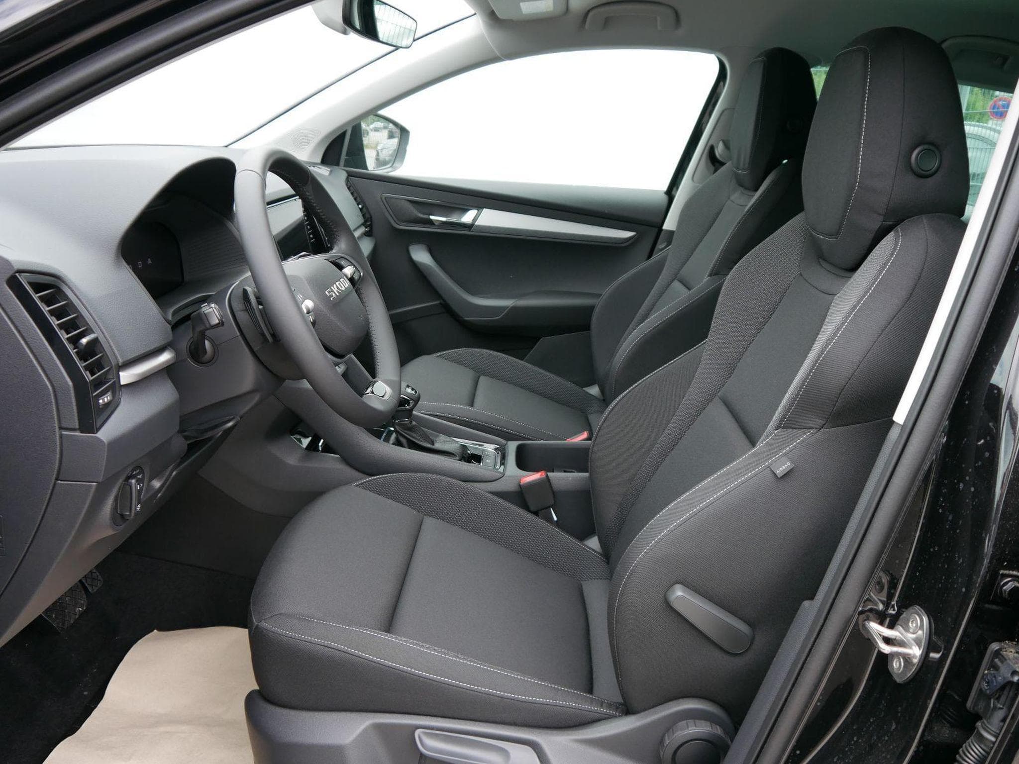 Skoda Karoq Selection 2.0 TDI DSG 4x4 (2026) - Foto 8