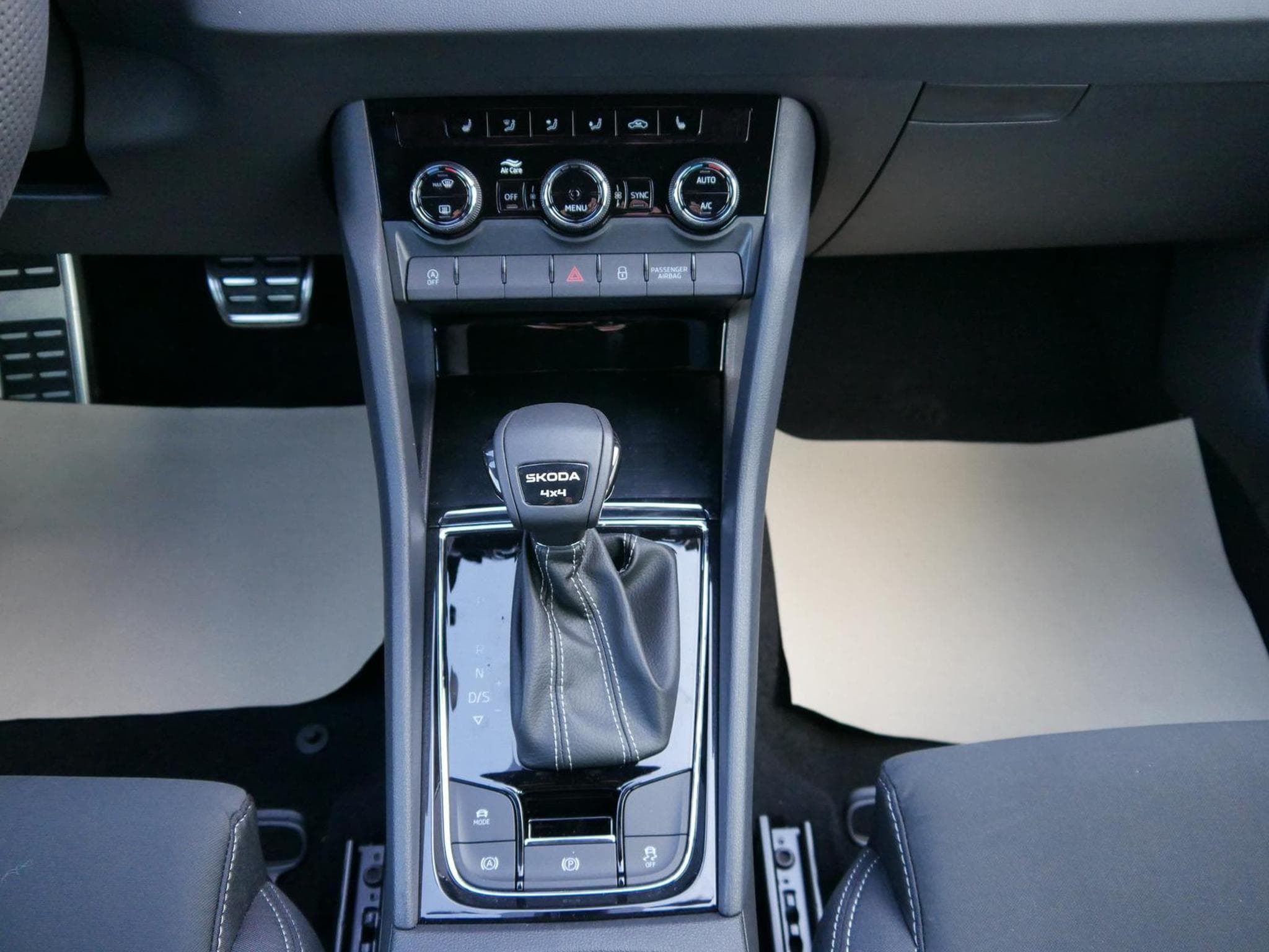 Skoda Karoq Sportline (2026) - Foto 12