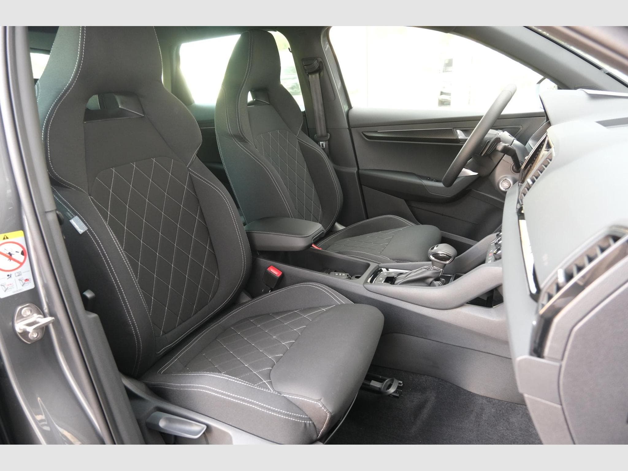 Skoda Karoq 1.5 TSI DSG (2026) - Photo 6