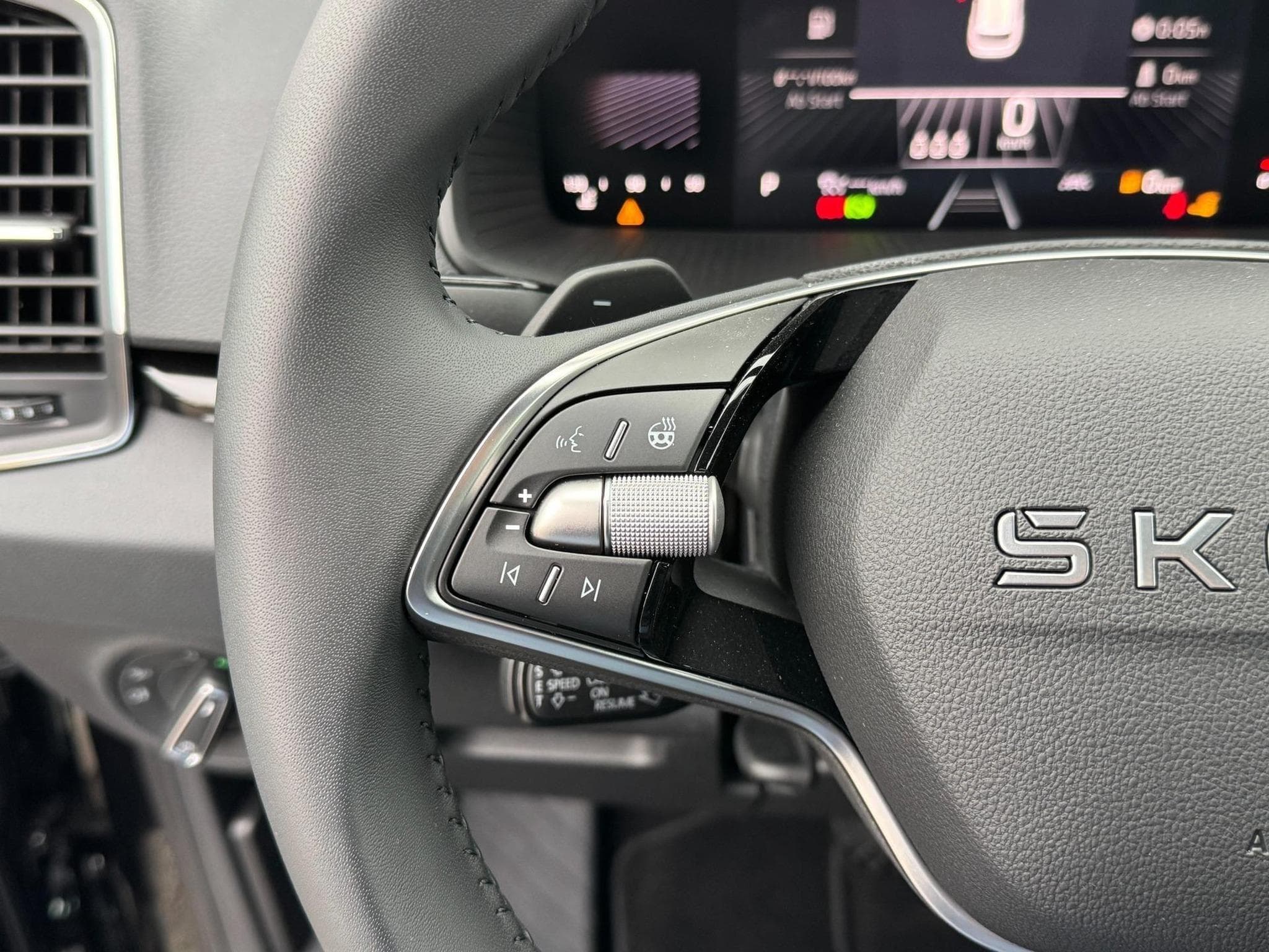 Skoda Karoq 1.5 TSI DSG (2026) - Foto 12